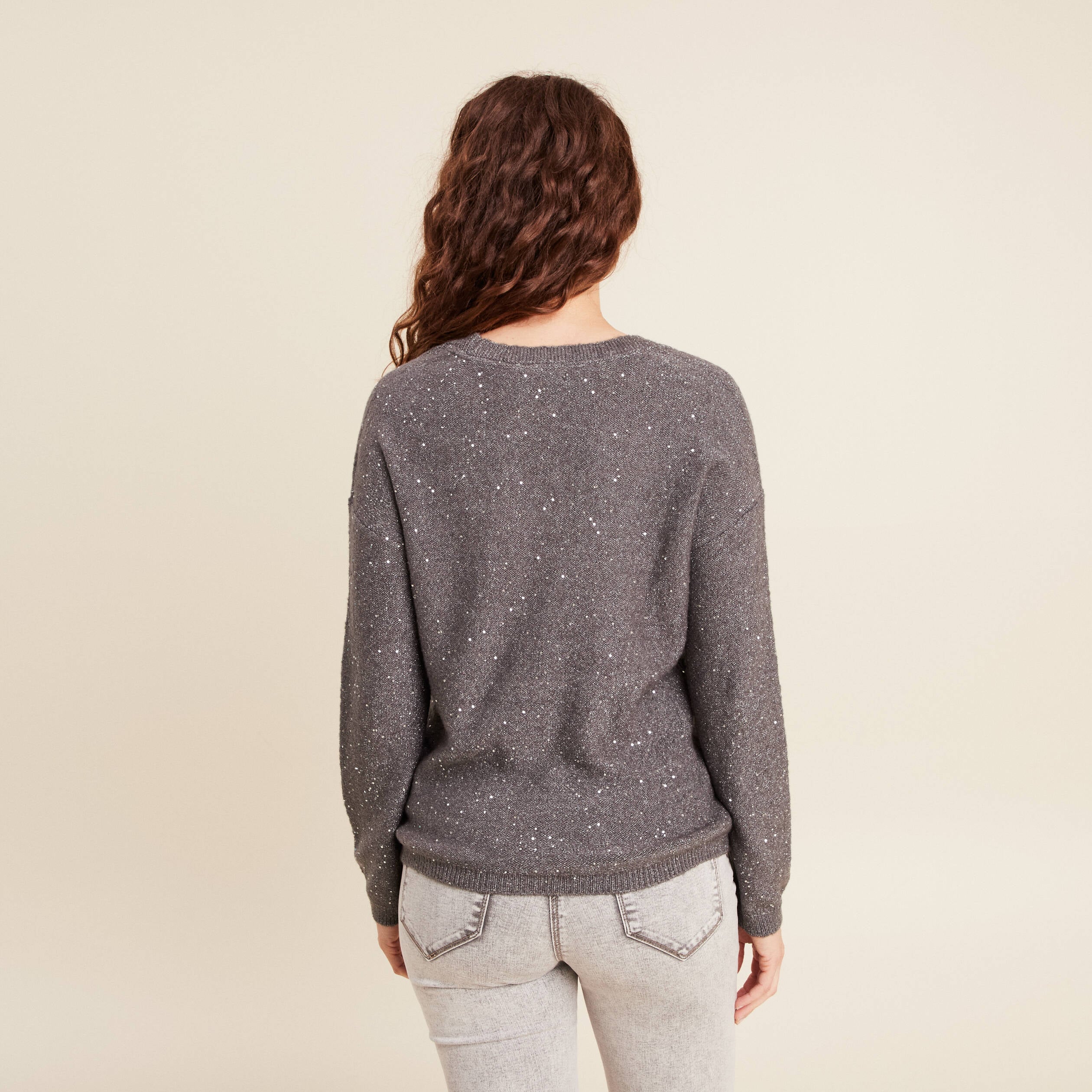 Pull col v manches longues &agrave; sequins gris fonc&eacute; femme