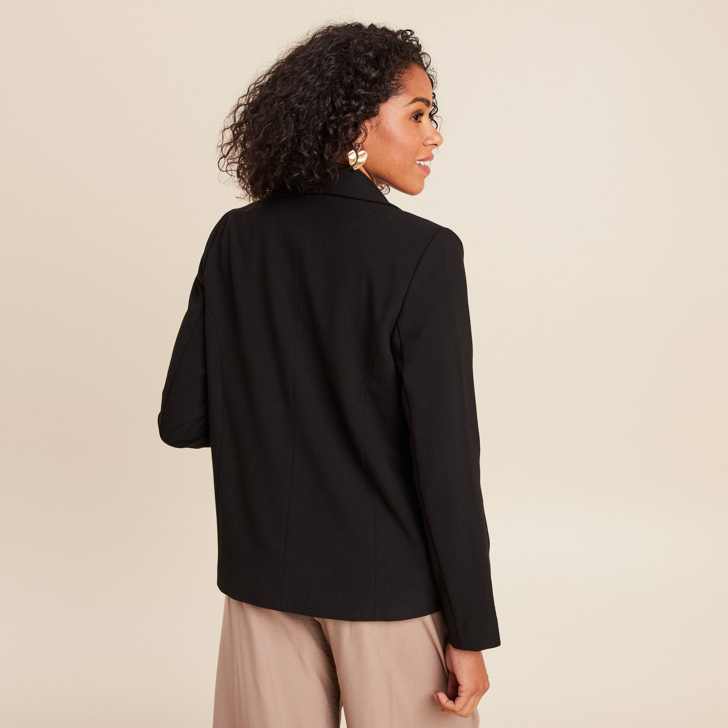 Veste tailleur cintr&eacute;e noir femme
