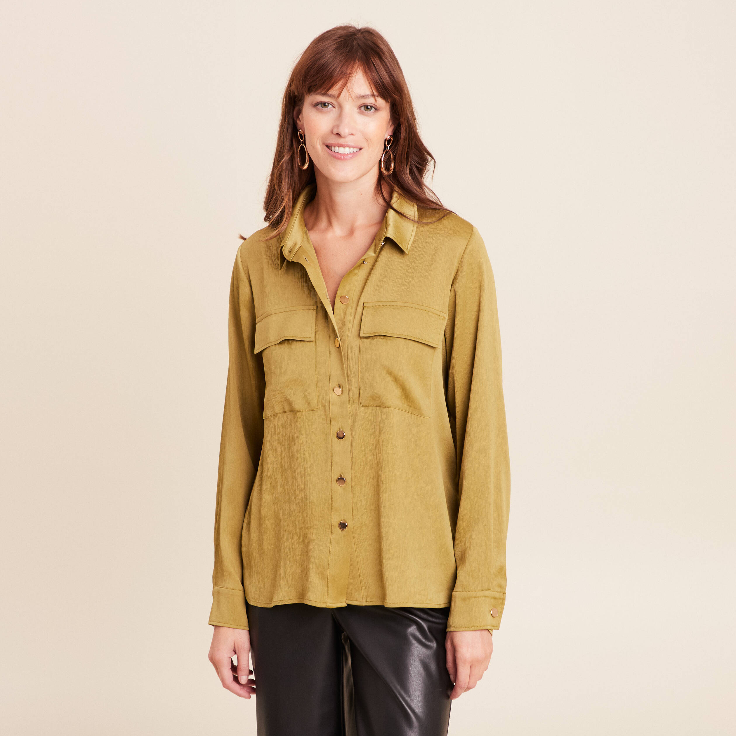 Chemise droite mi-longue fluide vert olive femme