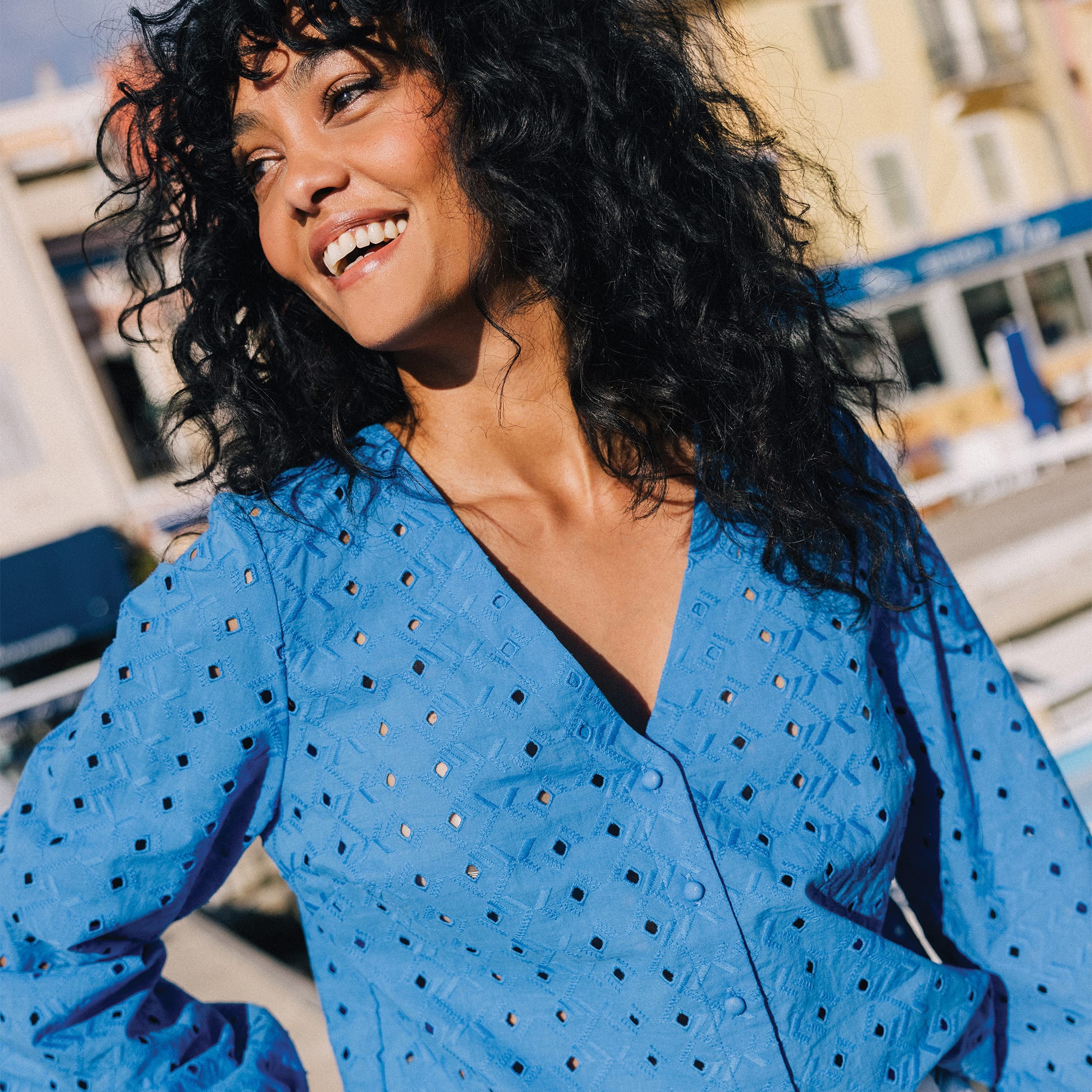 Chemise manches 3/4 brodée bleu femme