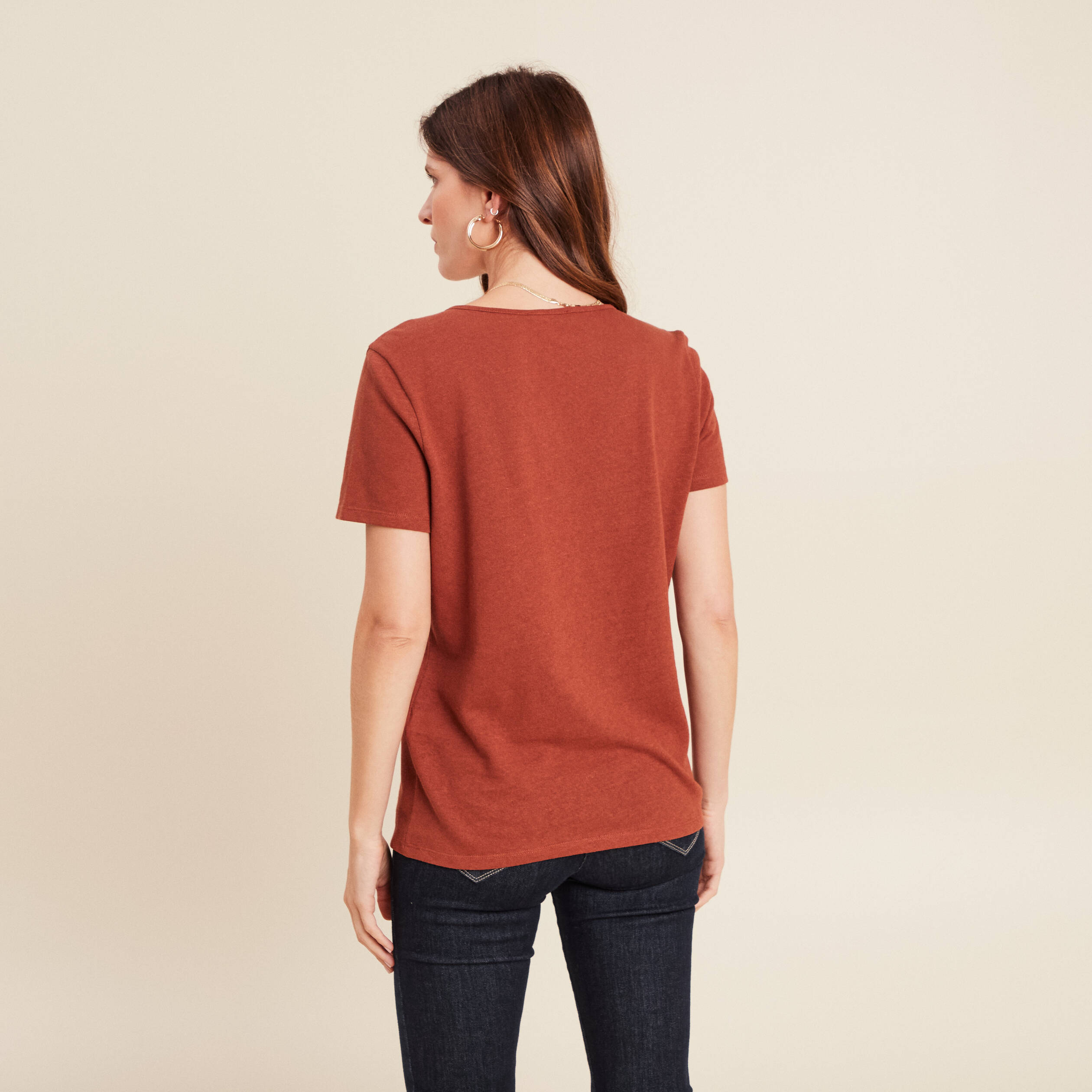 t shirt manches courtes col en v marron fonce femme T-shirt manches courtes col en V marron foncé femme