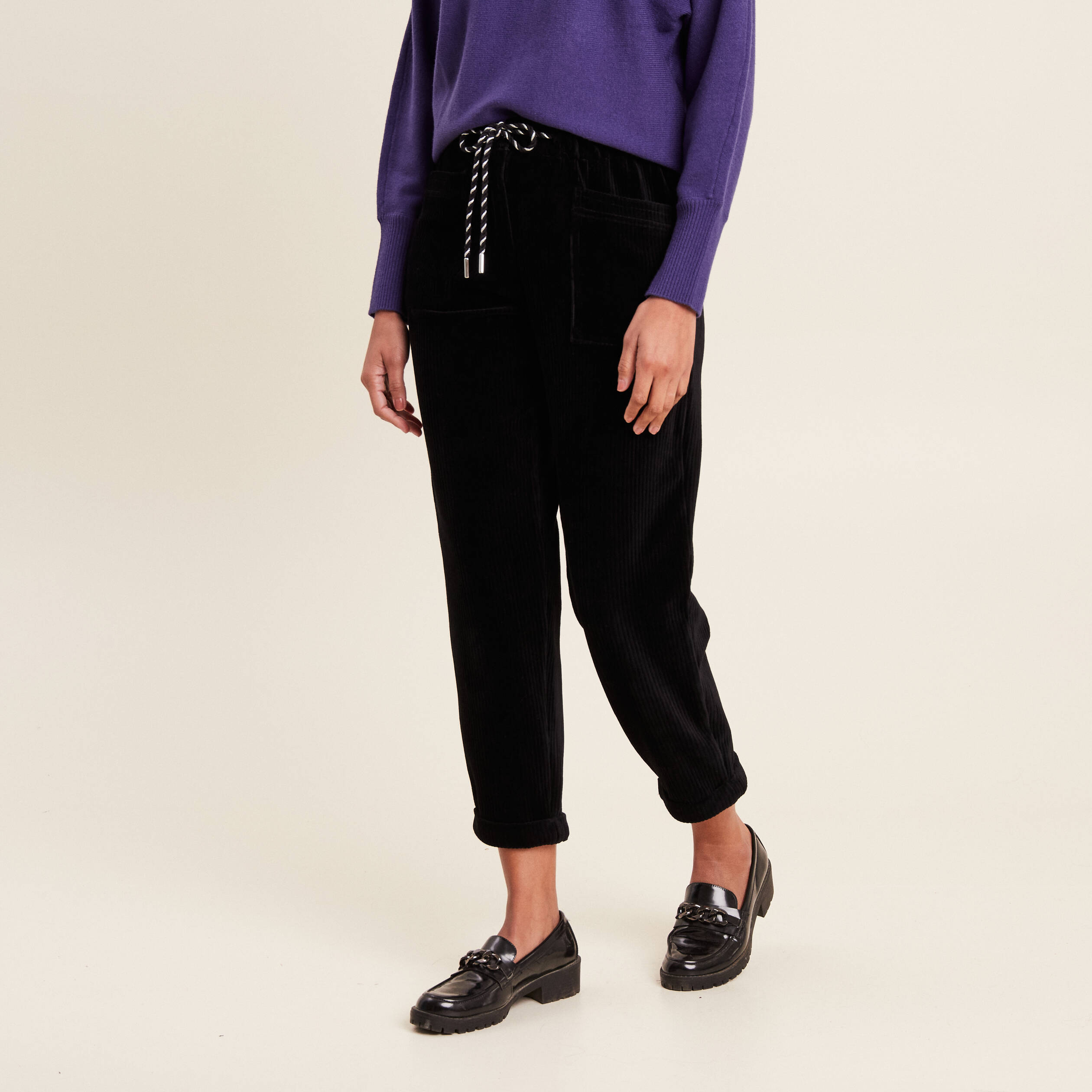 Pantalon coupe mom en velours noir femme