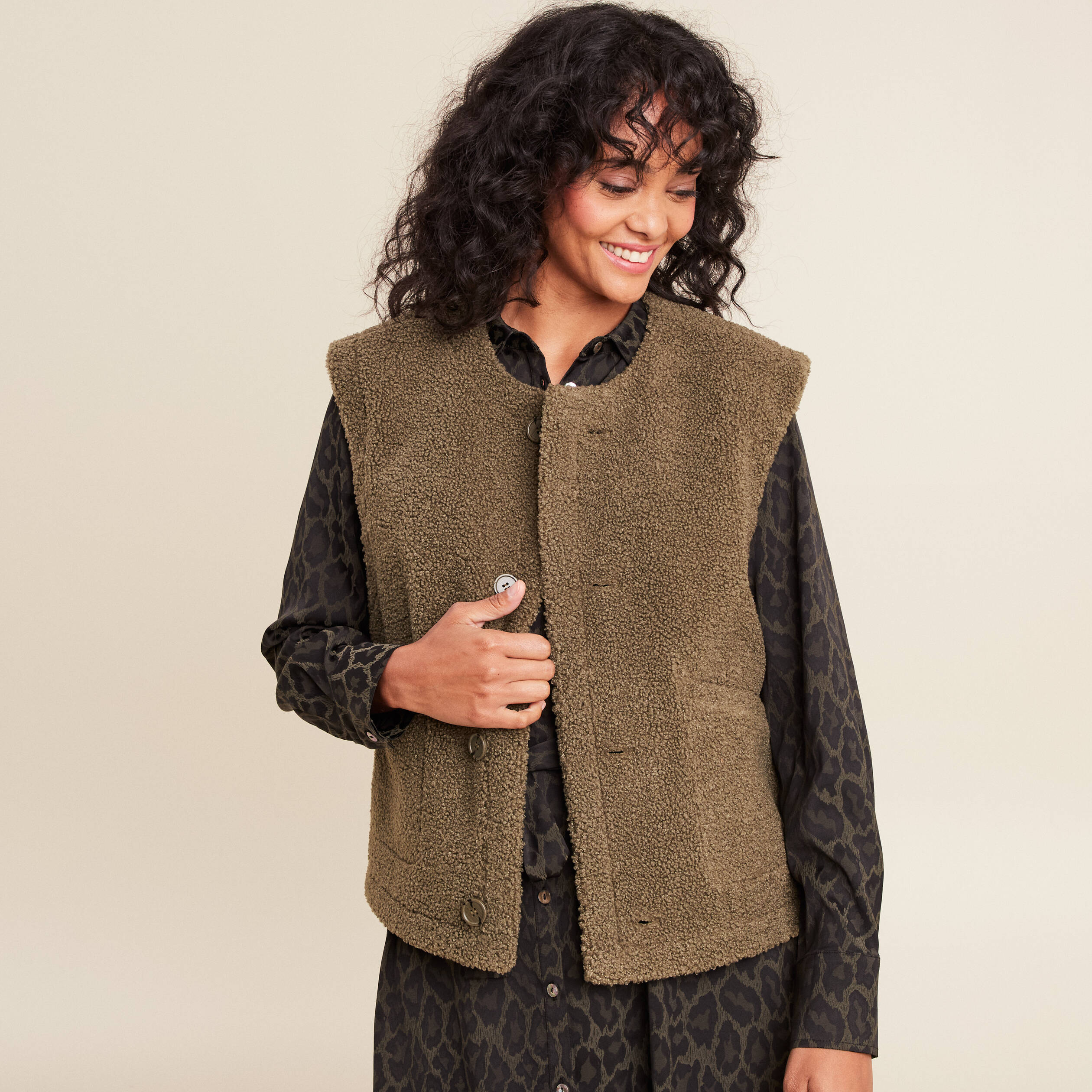 Gilet r&eacute;versible laine mouton vert kaki femme