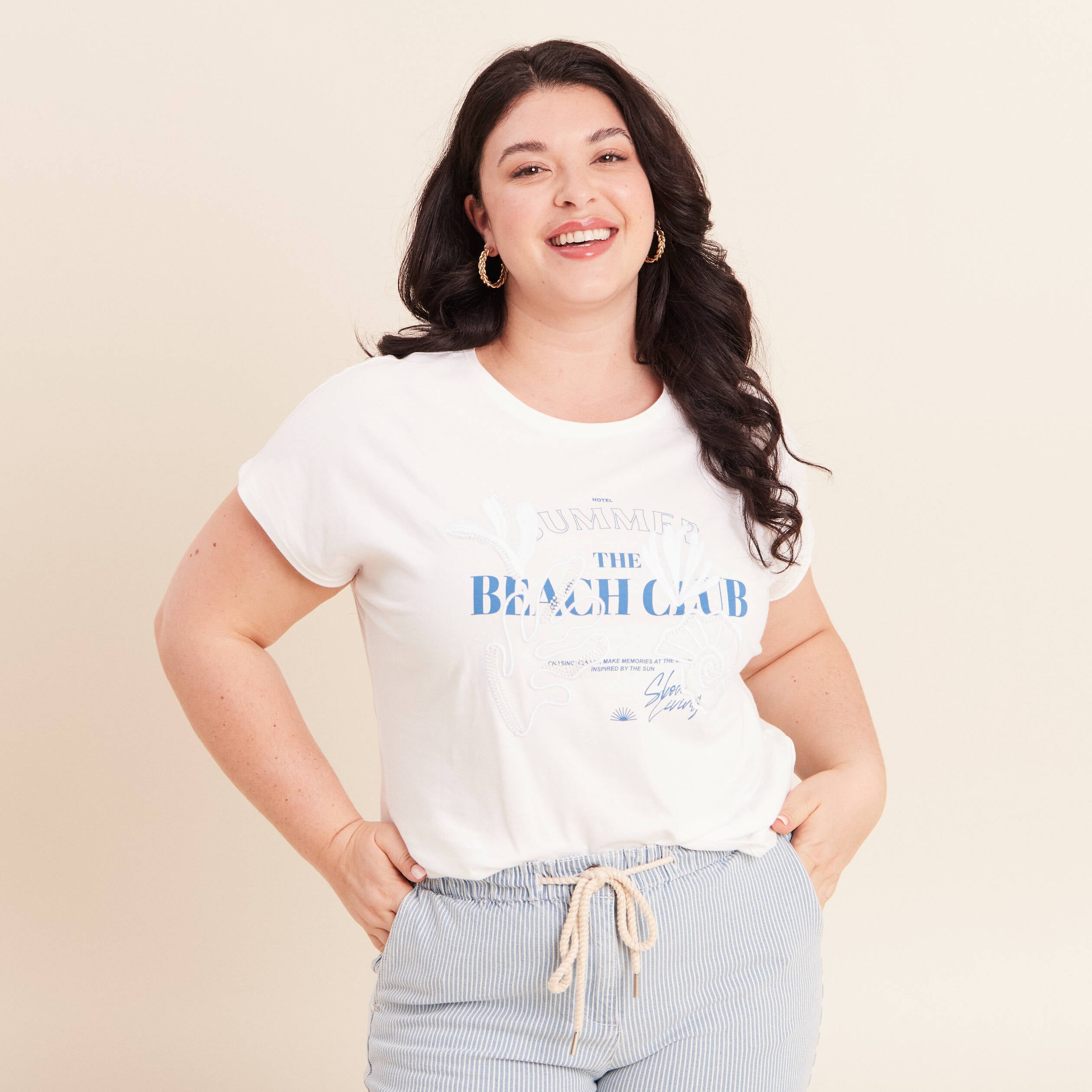 T-shirt col rond manches courtes brod&eacute; ecru femme
