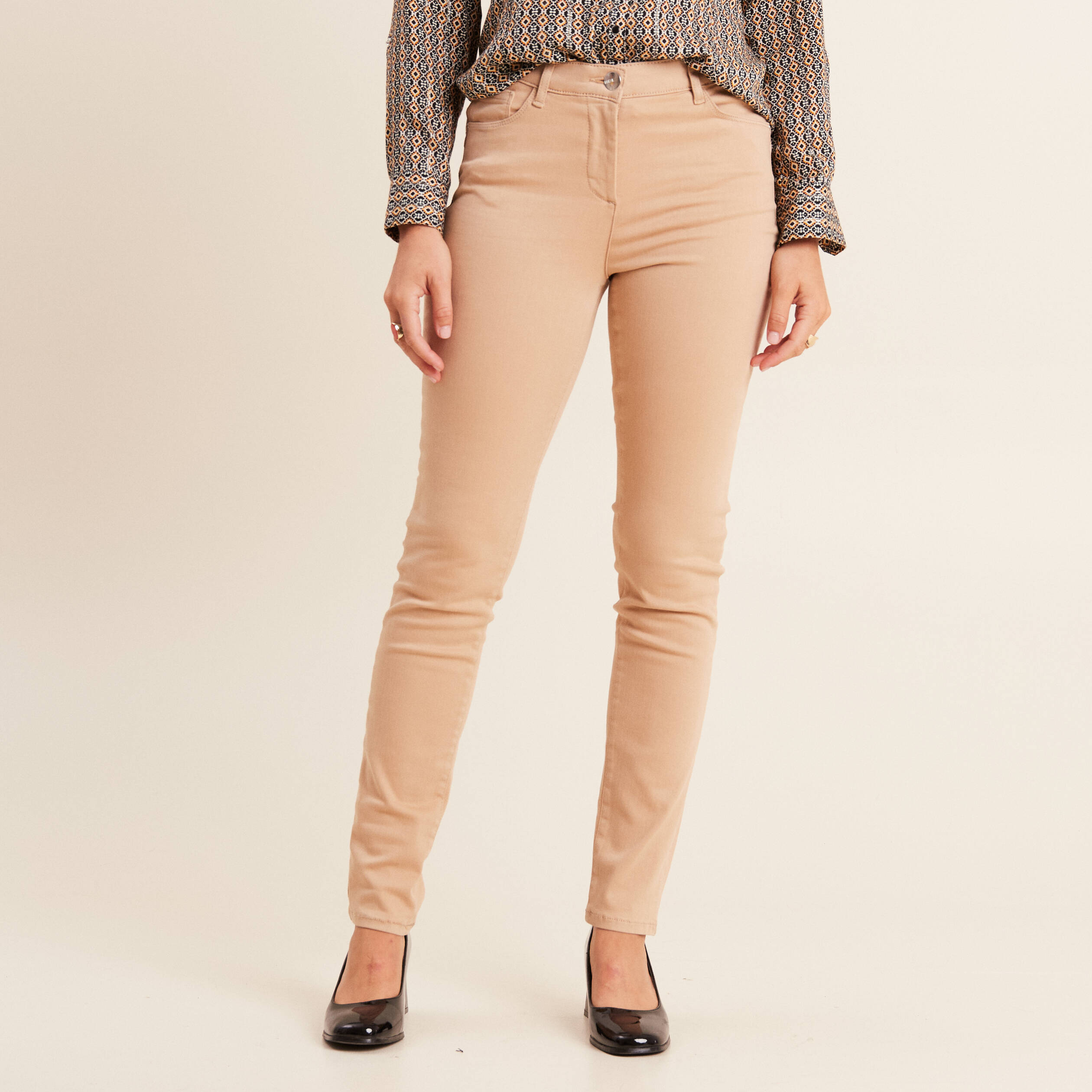 Jean magique ajusté taille standard sable femme