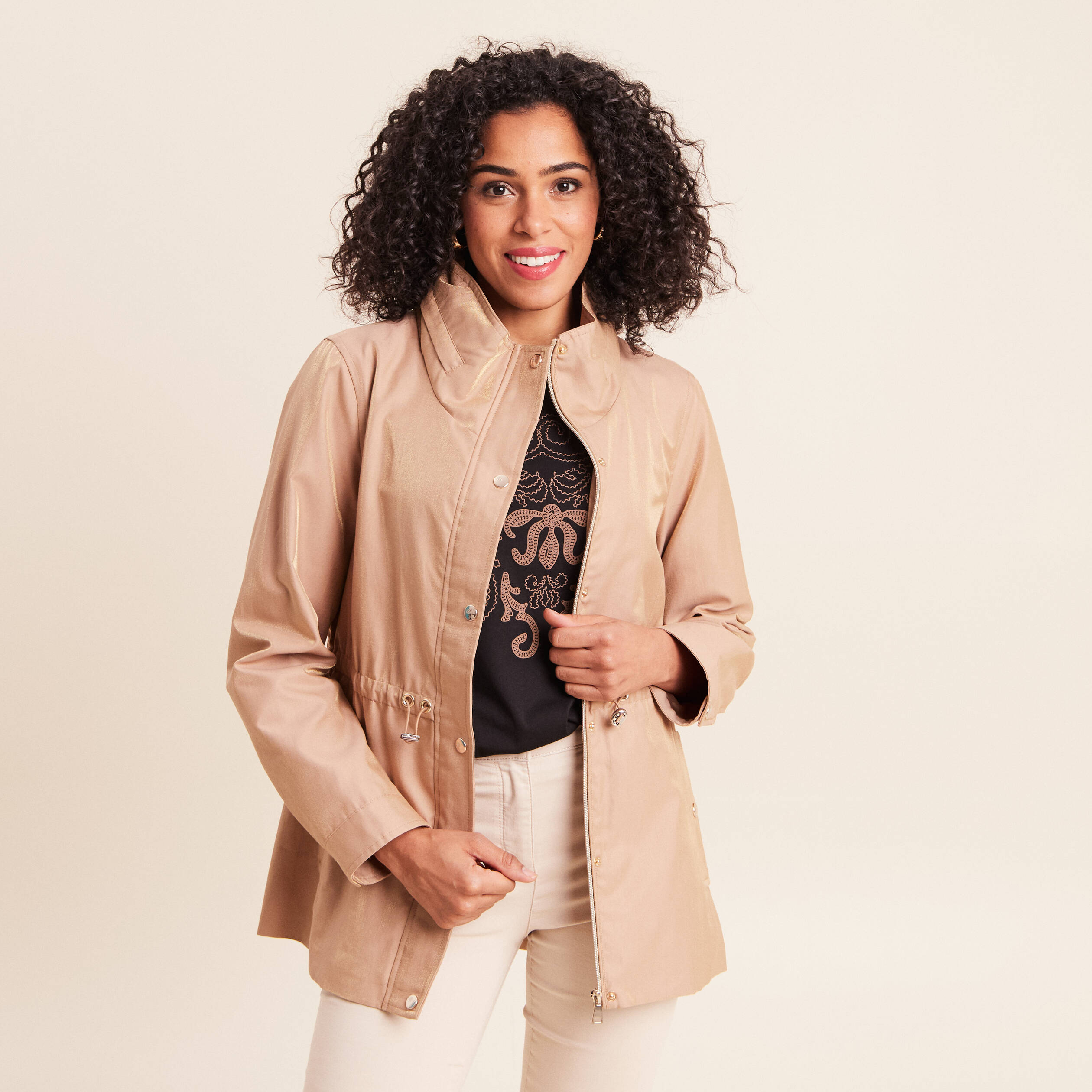 Parka ajust&eacute;e mi-longue brillante sable femme