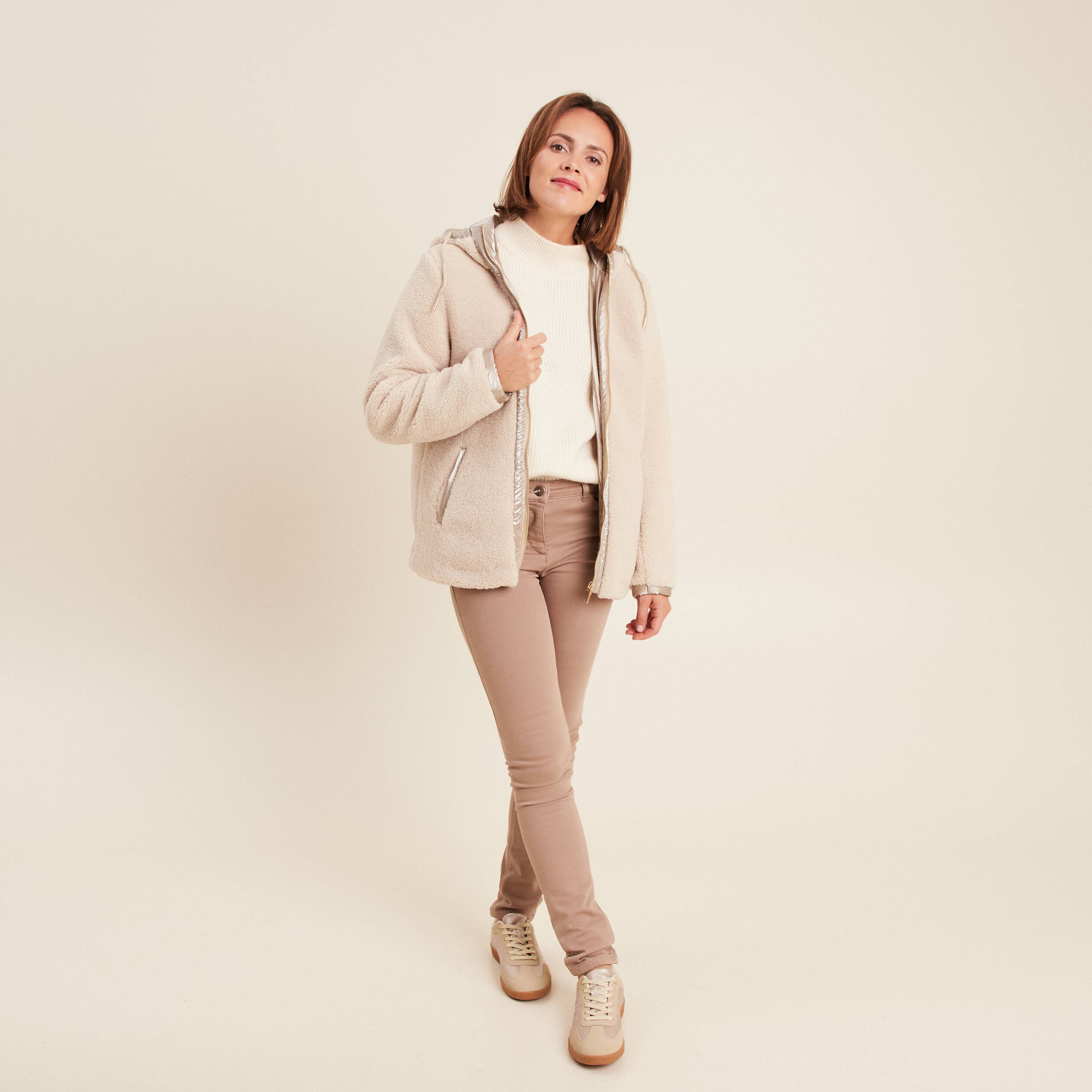 Manteau à capuche laine mouton ecru femme