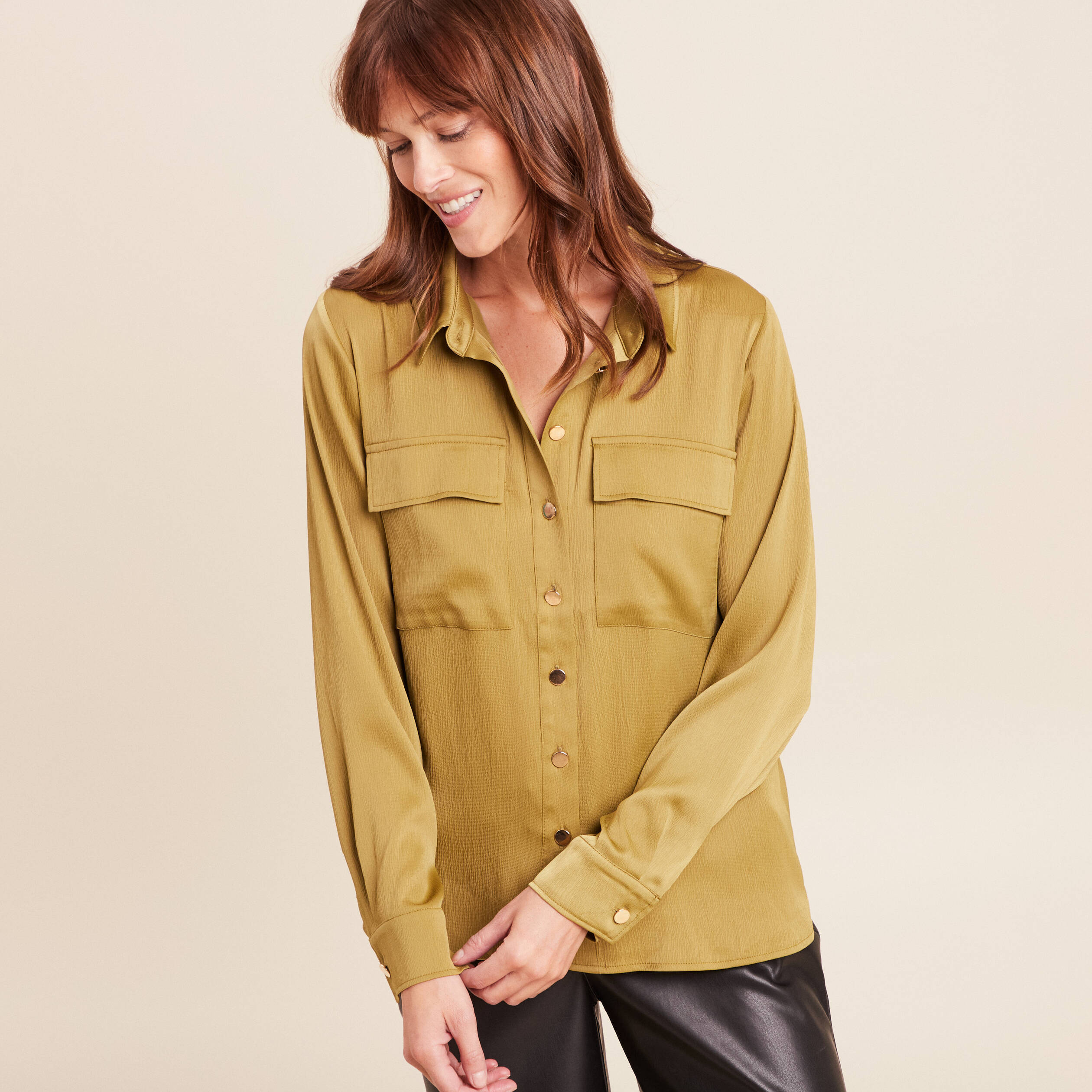 Chemise droite mi-longue fluide vert olive femme