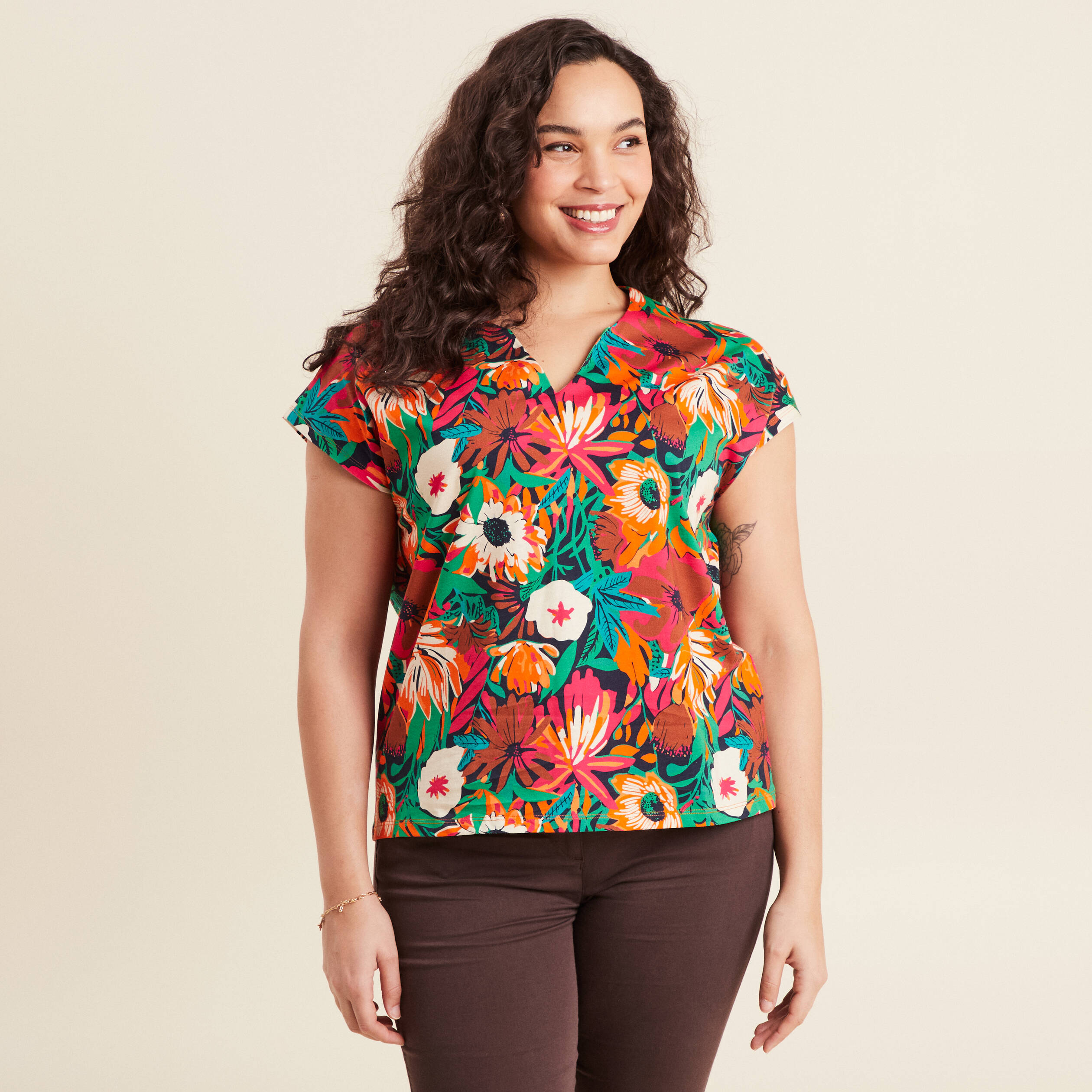 Top droit col tunisien bleu foncé femme