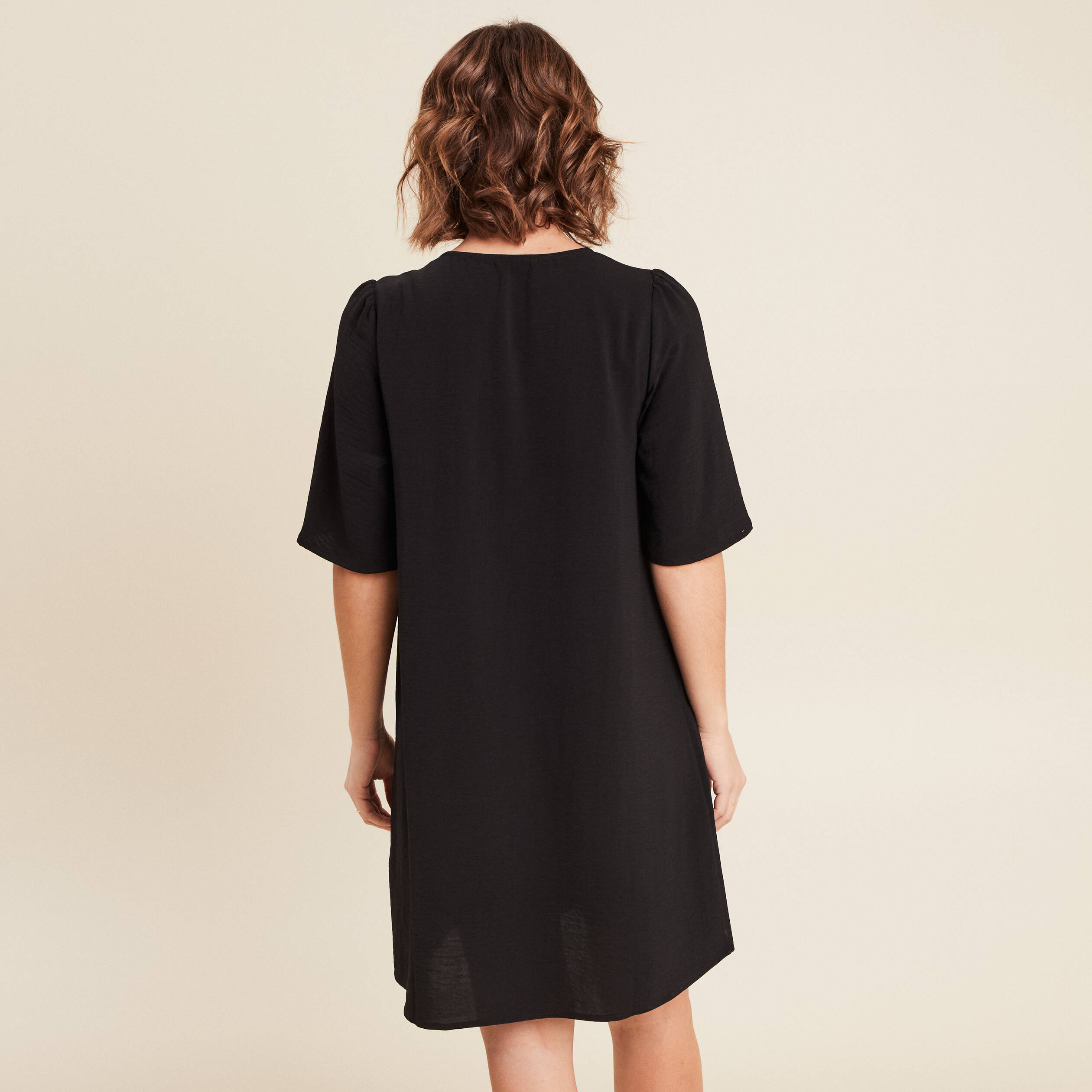 Robe évasée col en V noir femme