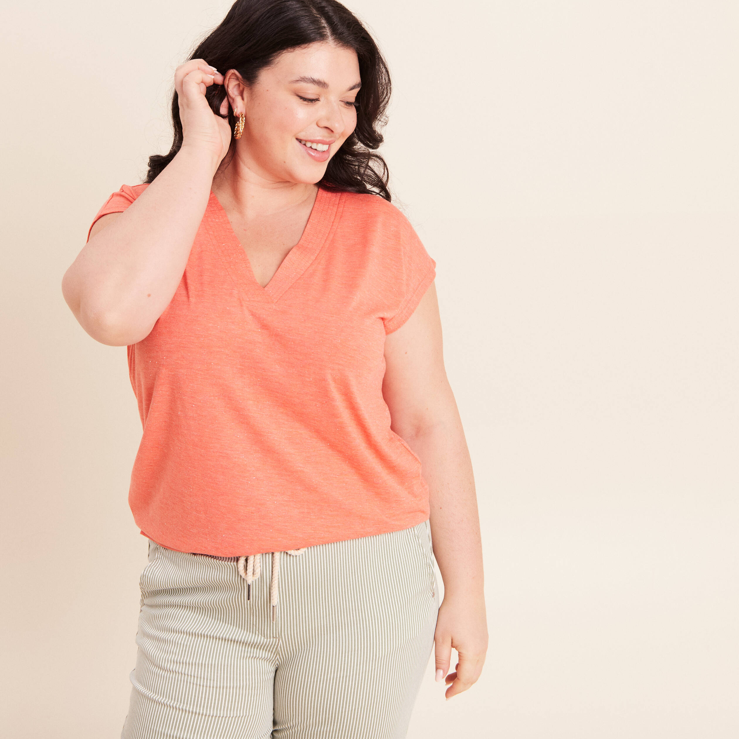 T-shirt col v manches courtes orange fluo femme