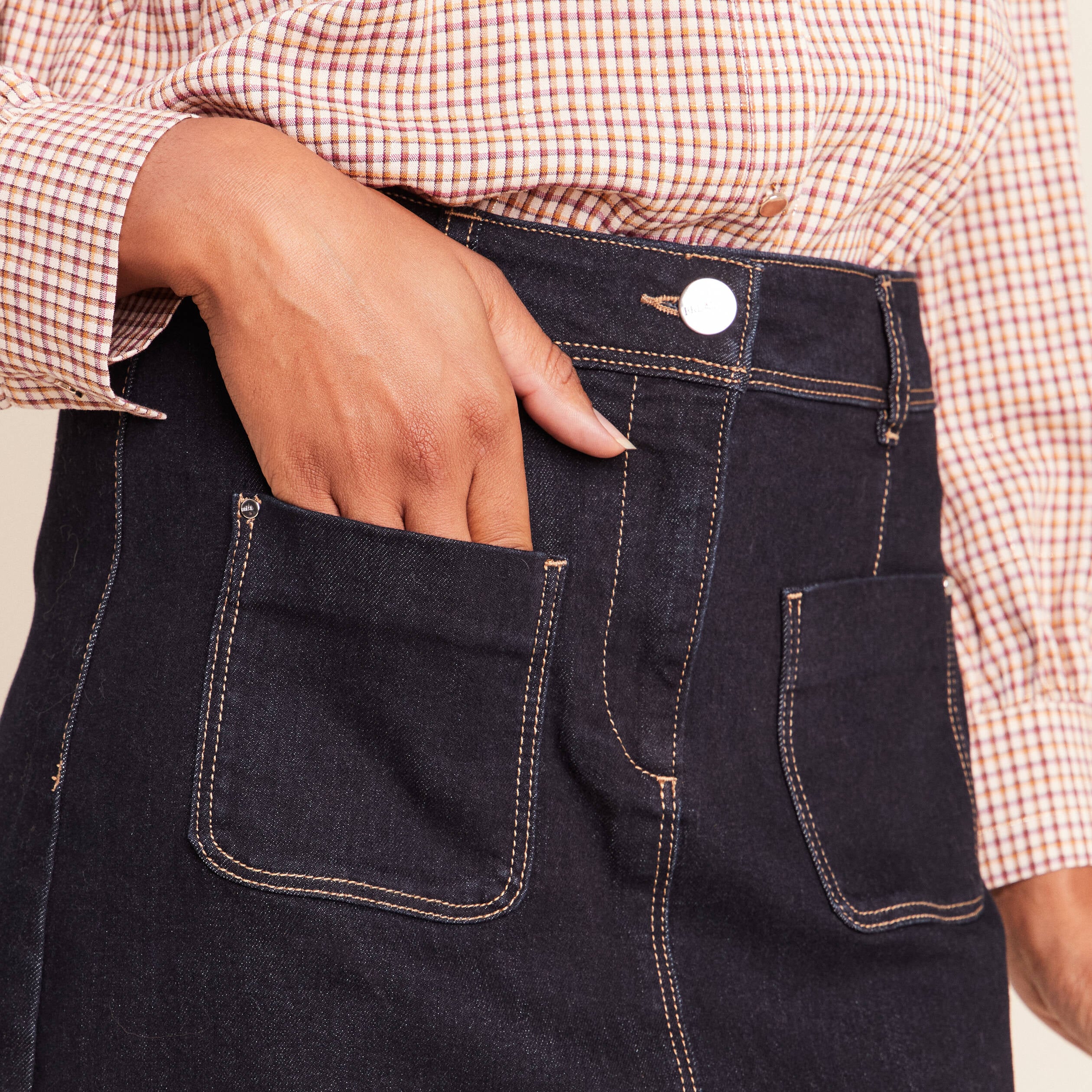 Jupe courte trap&egrave;ze en jean denim brut femme