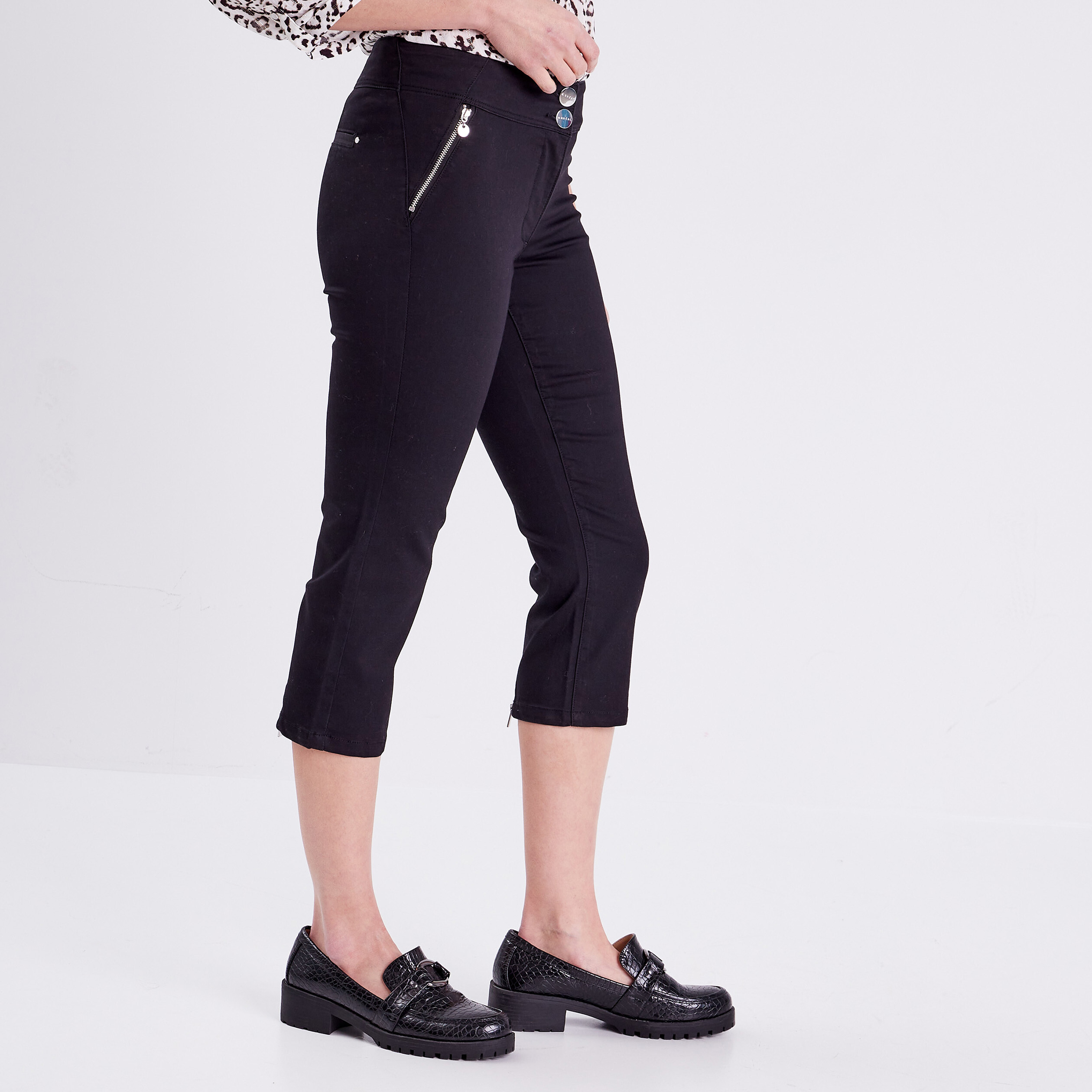 Pantacourt ajust&eacute; noir femme