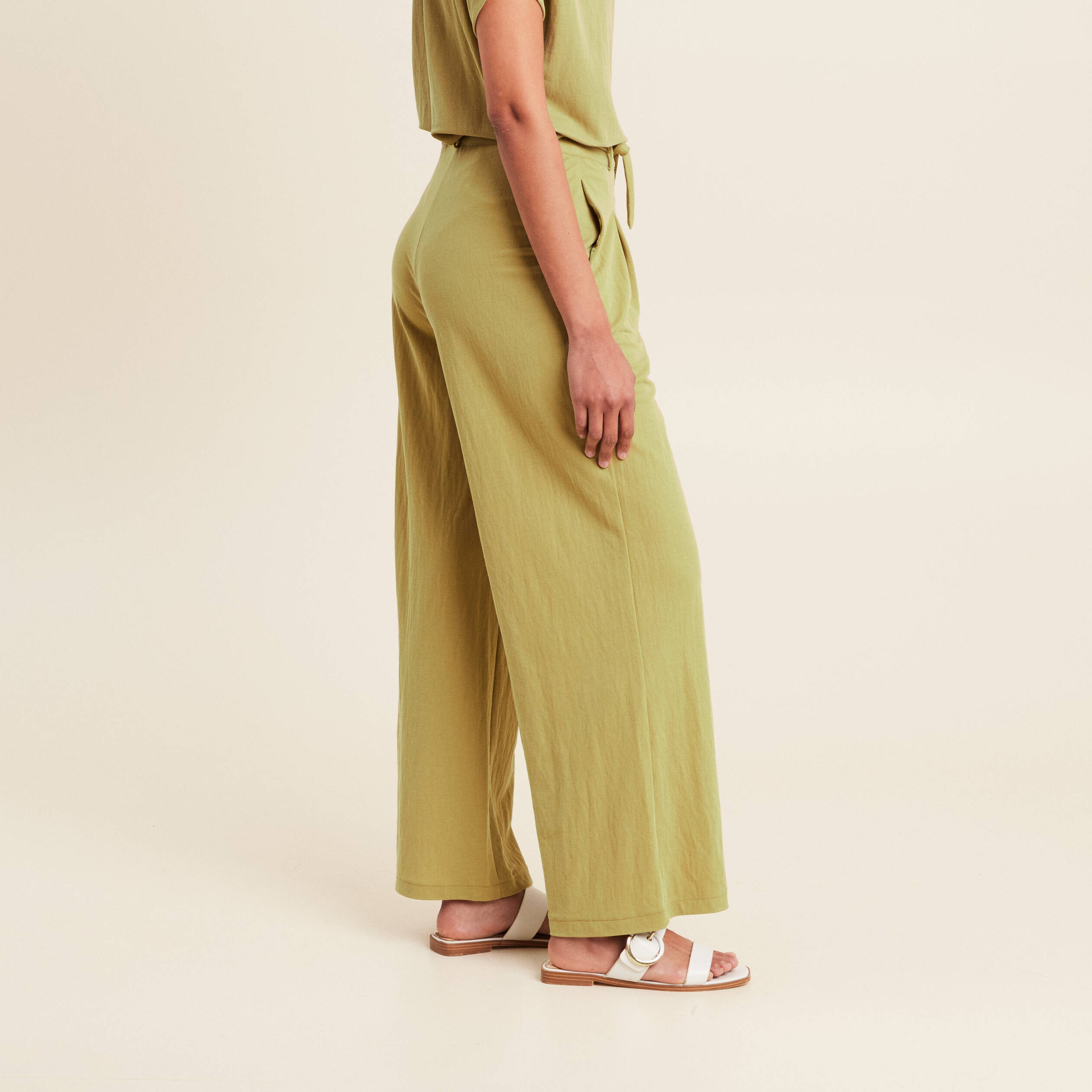 Pantalon fluide taille haute vert olive femme
