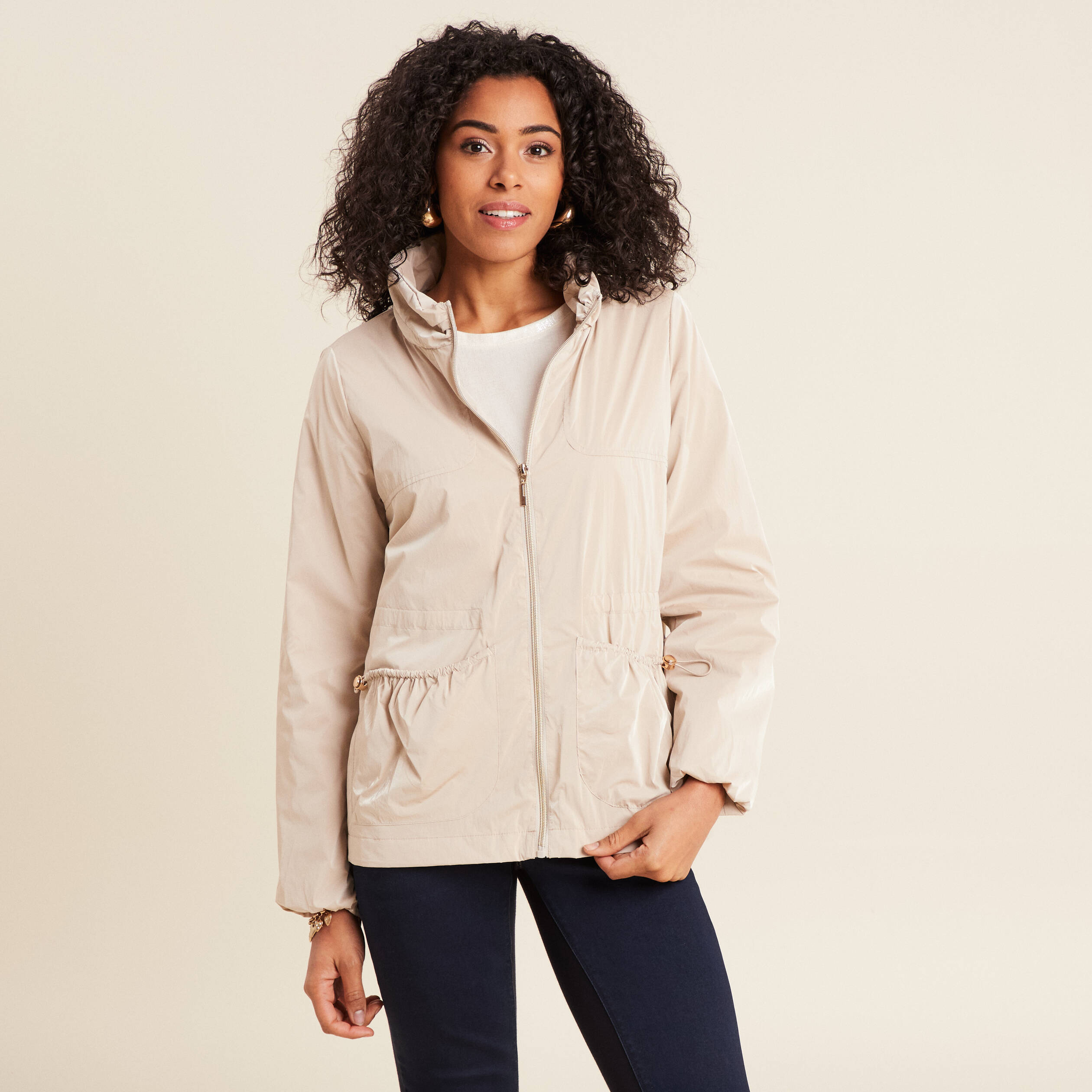 Coupe-vent court zippé sable femme