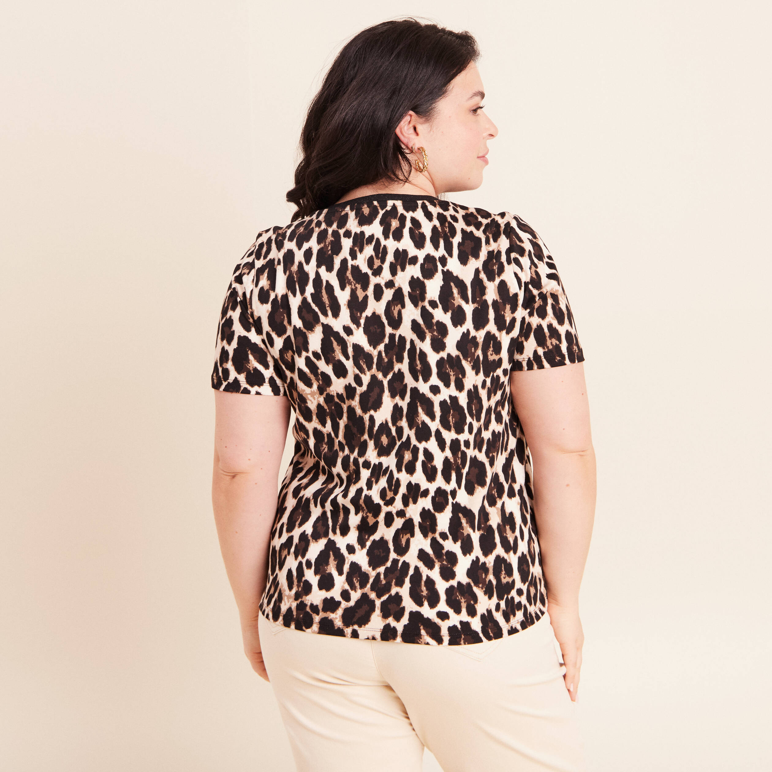 T-shirt col v manches courtes brod&eacute; marron femme