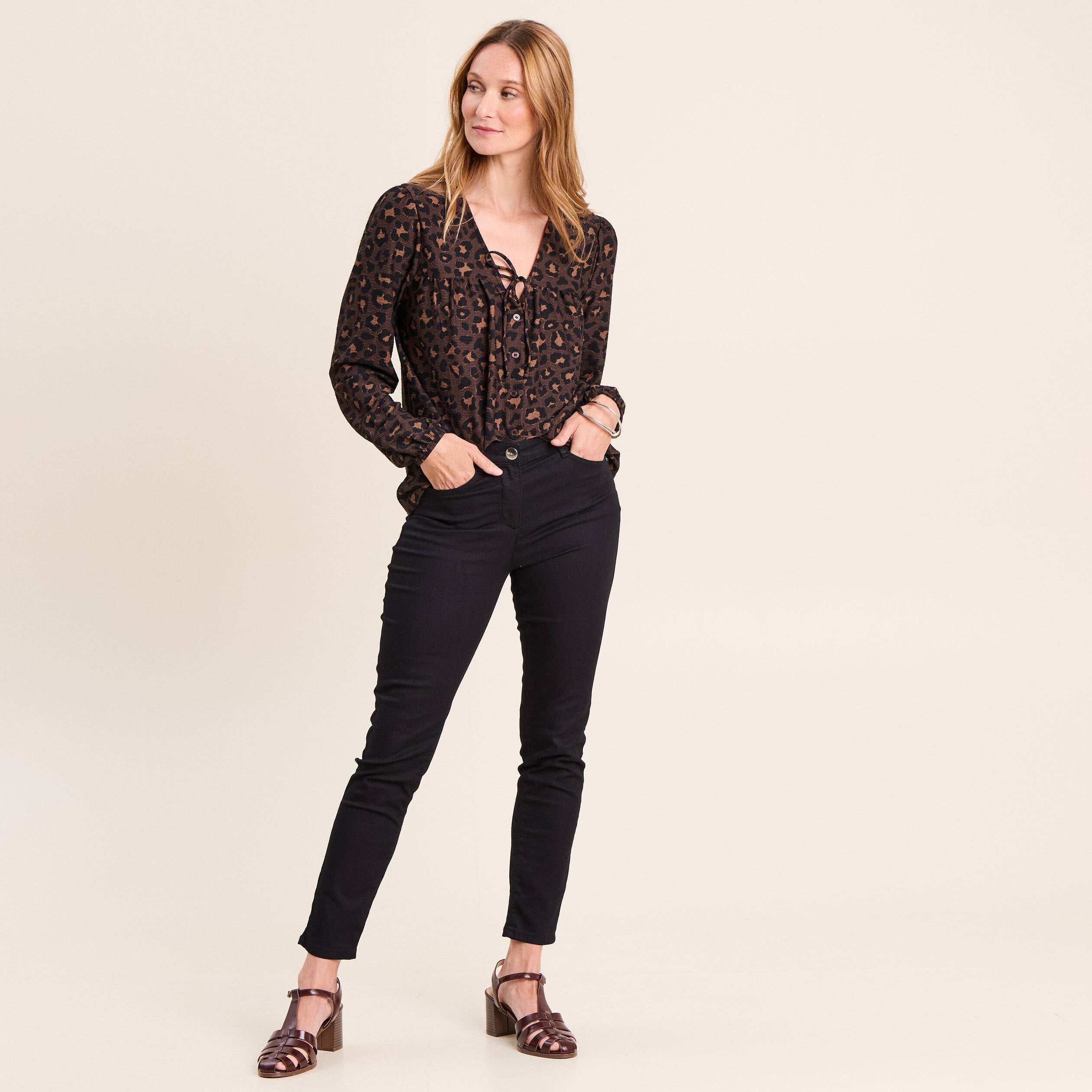 Blouse col v manches longues marron femme