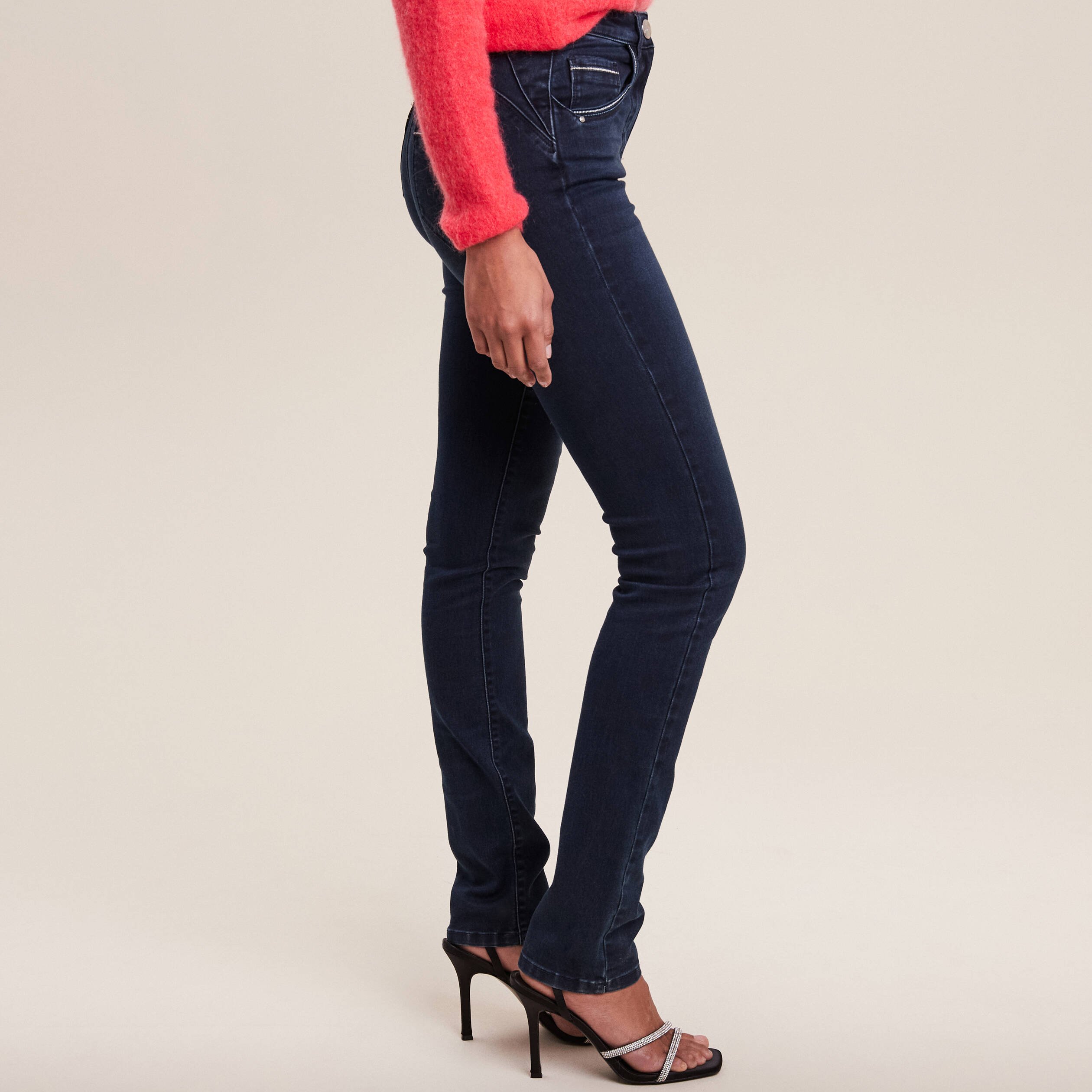 Jean ajusté taille haute denim brut femme