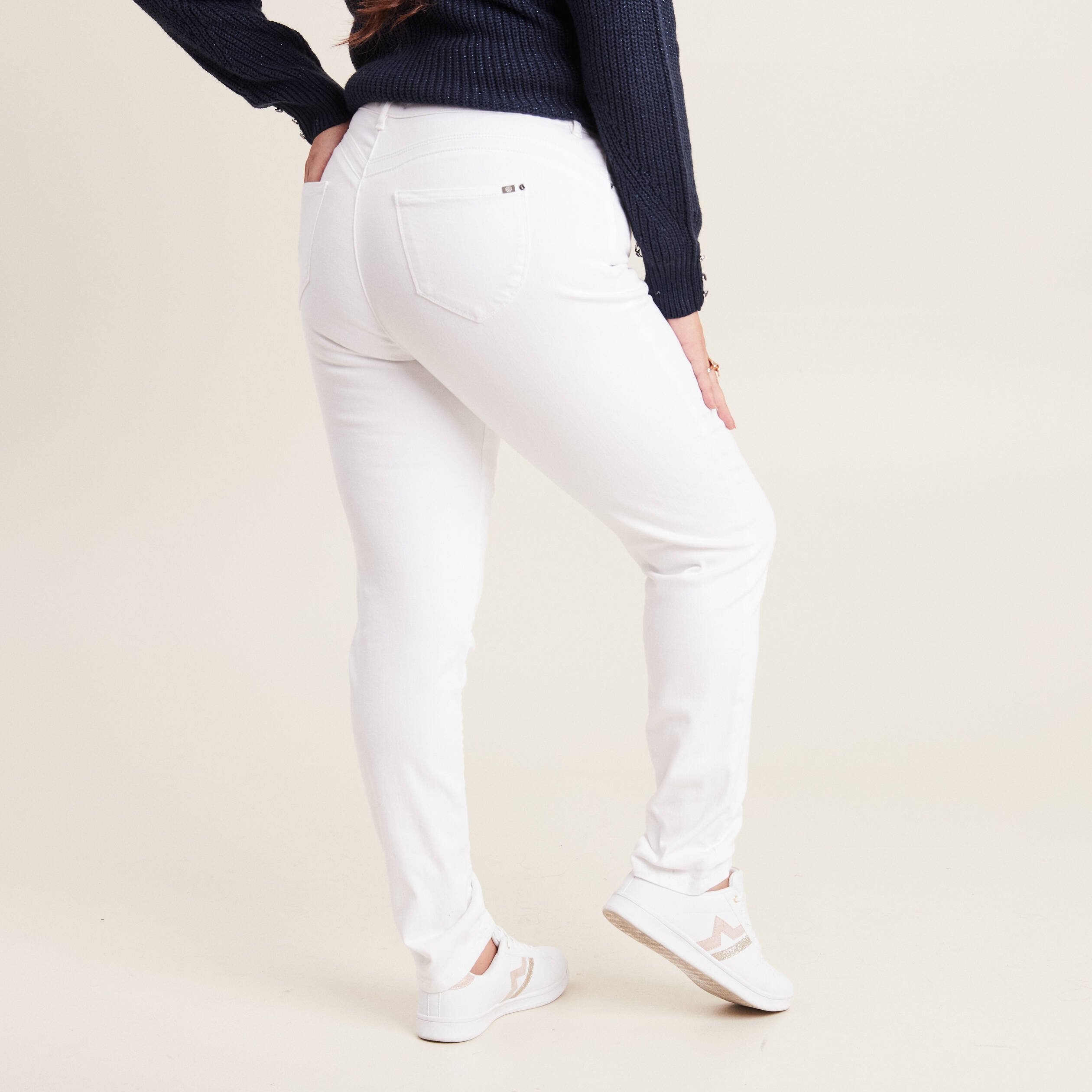 Jean magique ajusté taille standard blanc femme
