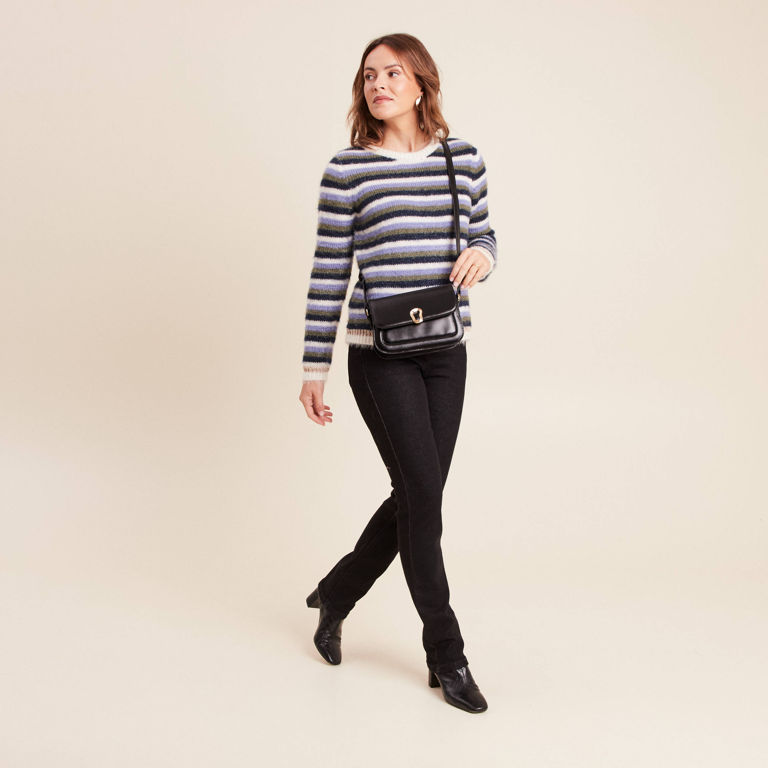 Jean droit ceintur&eacute; taille standard noir femme