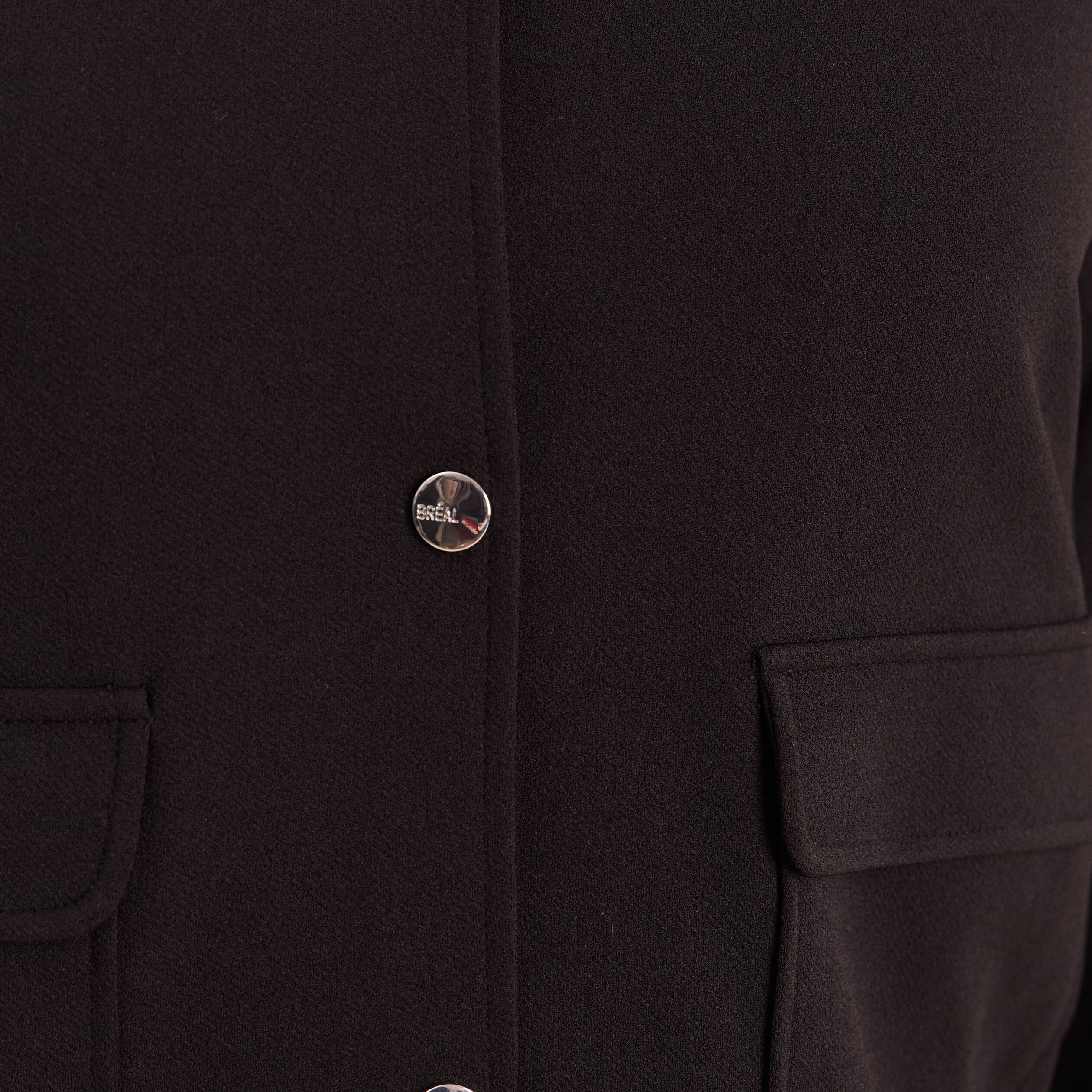 Veste courte droite manches longues noir femme