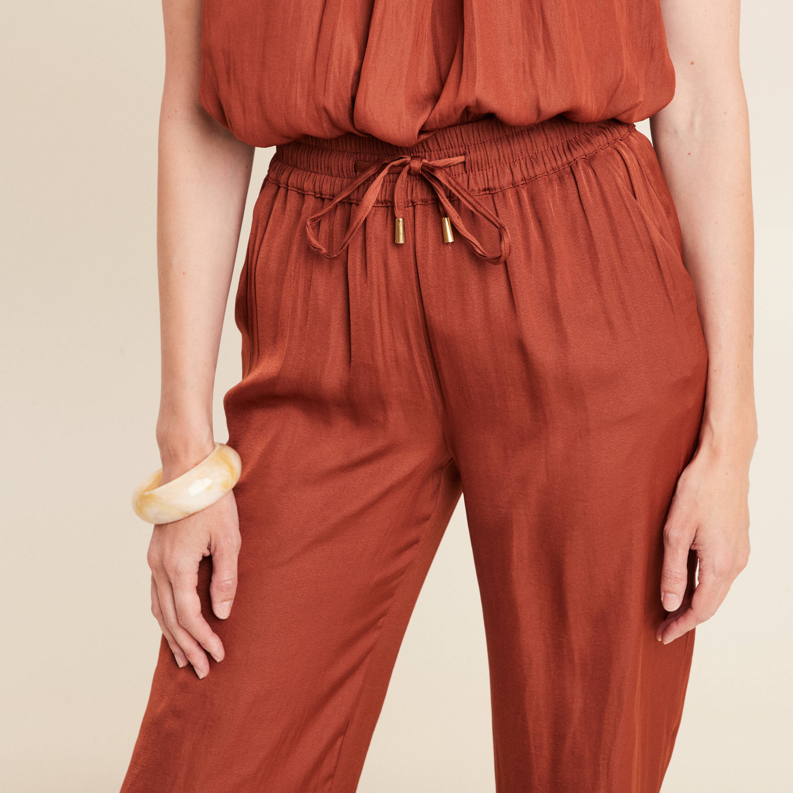 pantalon large taille haute marron fonce femme Pantalon large taille haute marron foncé femme
