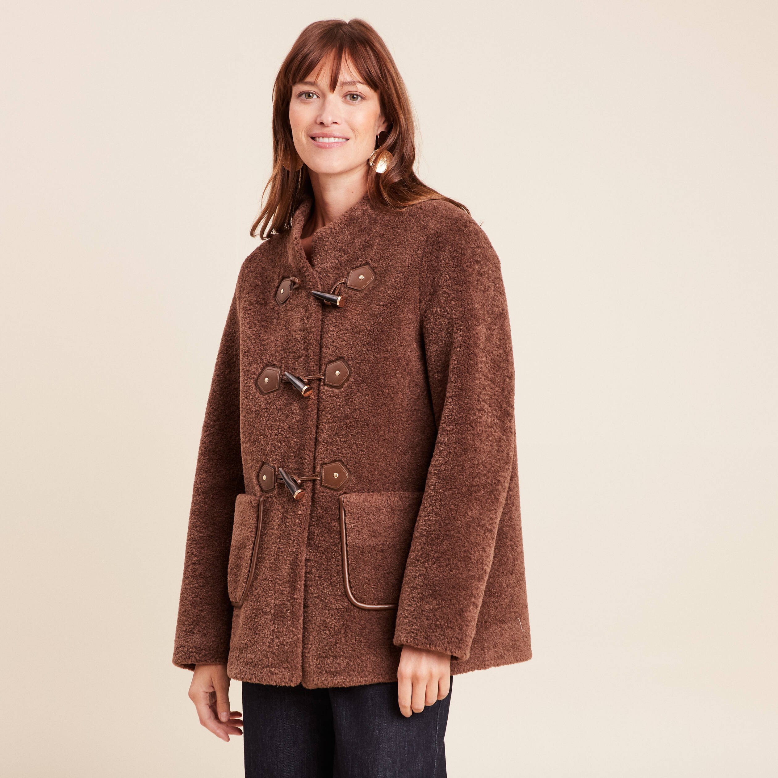 Manteau droit court en bouclette marron foncé femme Bréal
