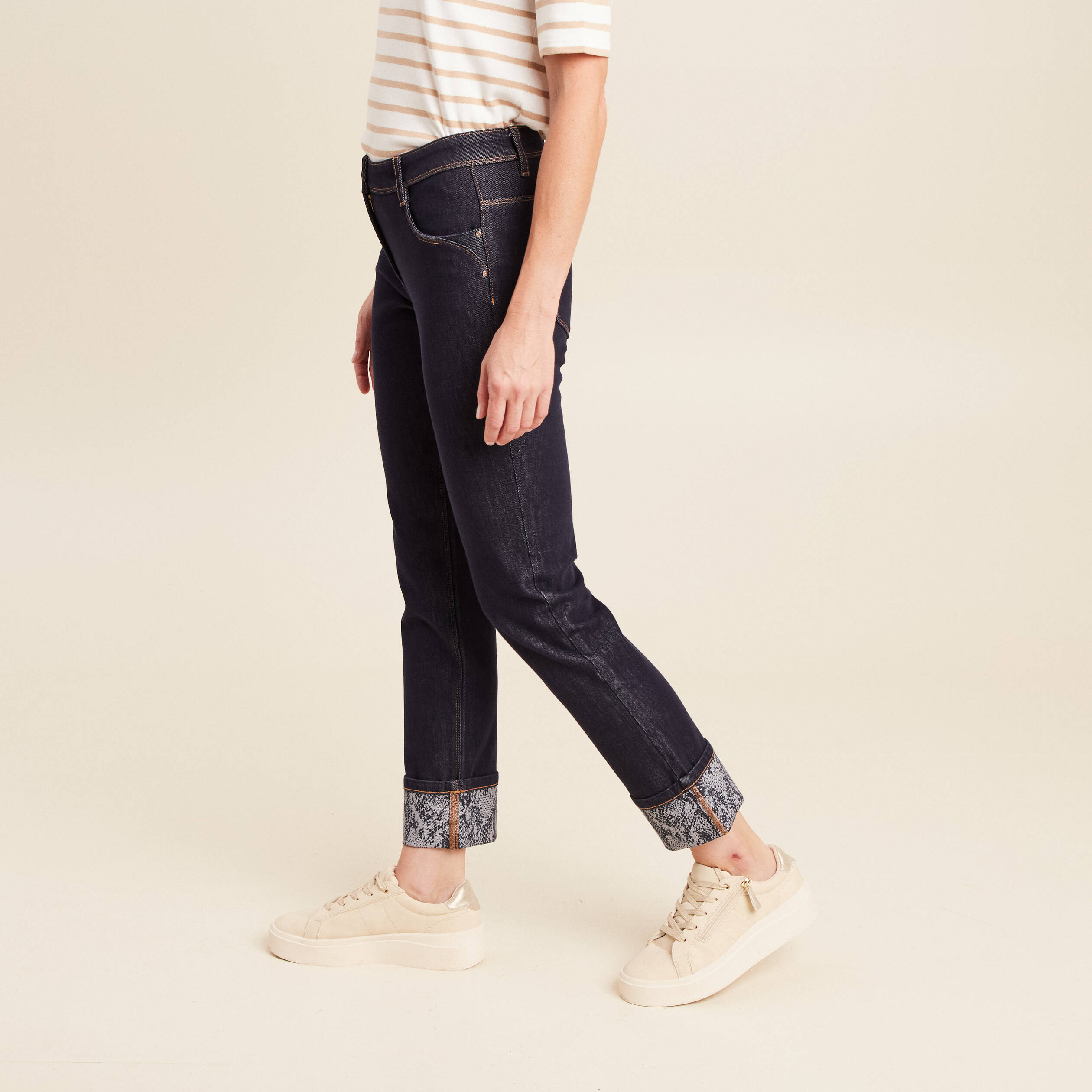 Jean ajusté taille standard denim brut femme