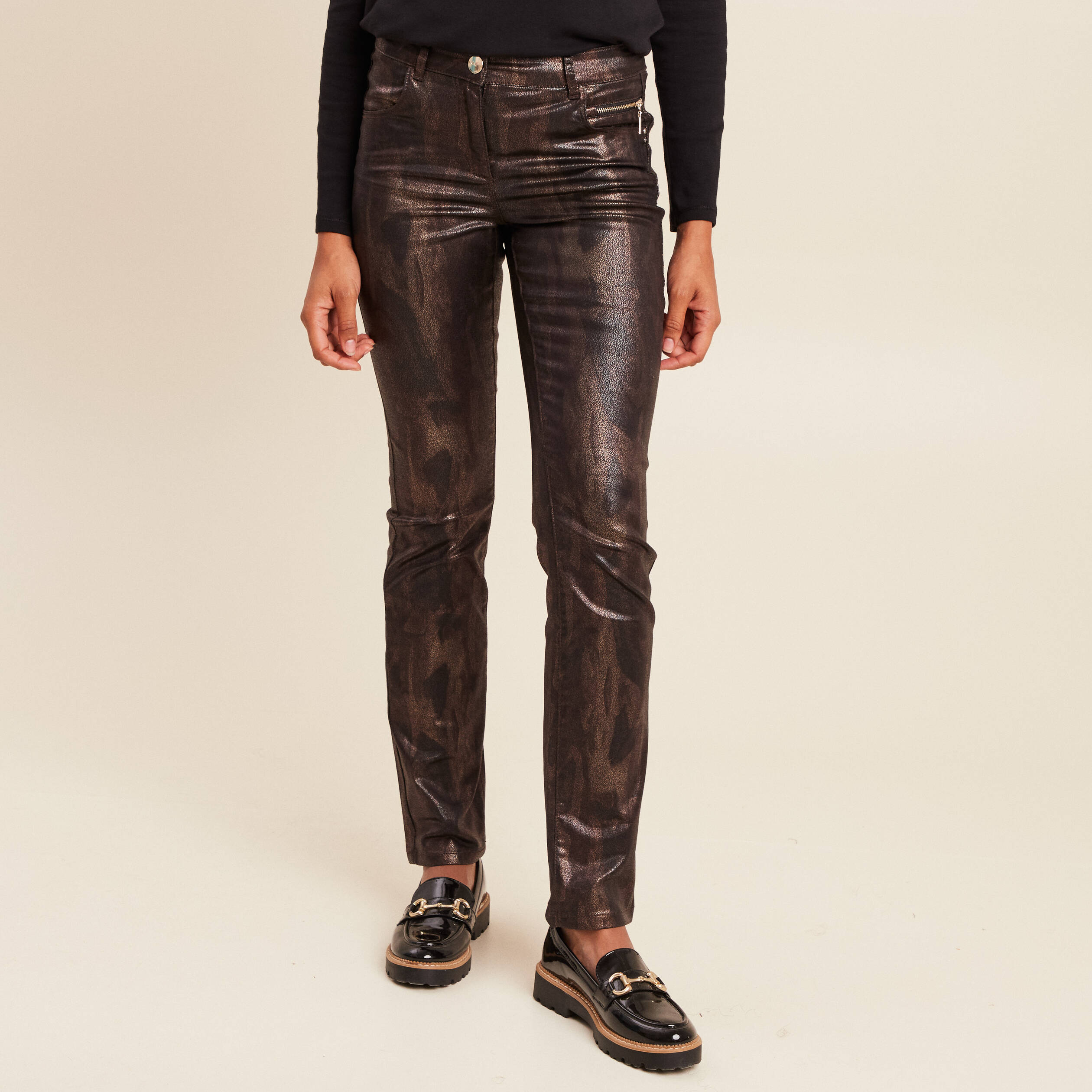Pantalon taille bascul&eacute;e enduit marron fonc&eacute; femme
