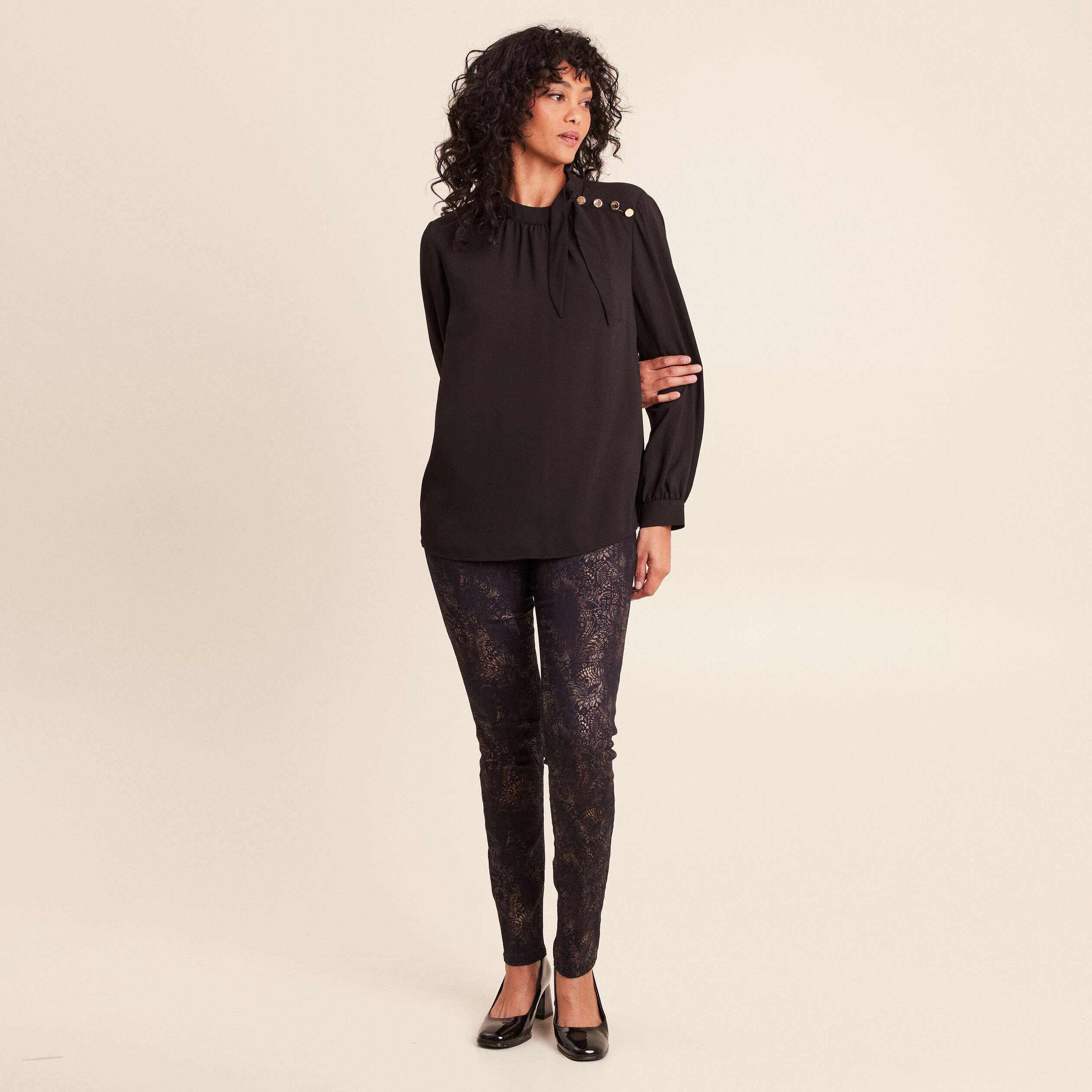 Pantalon magique L'Unique coupe ajust&eacute;e denim brut femme