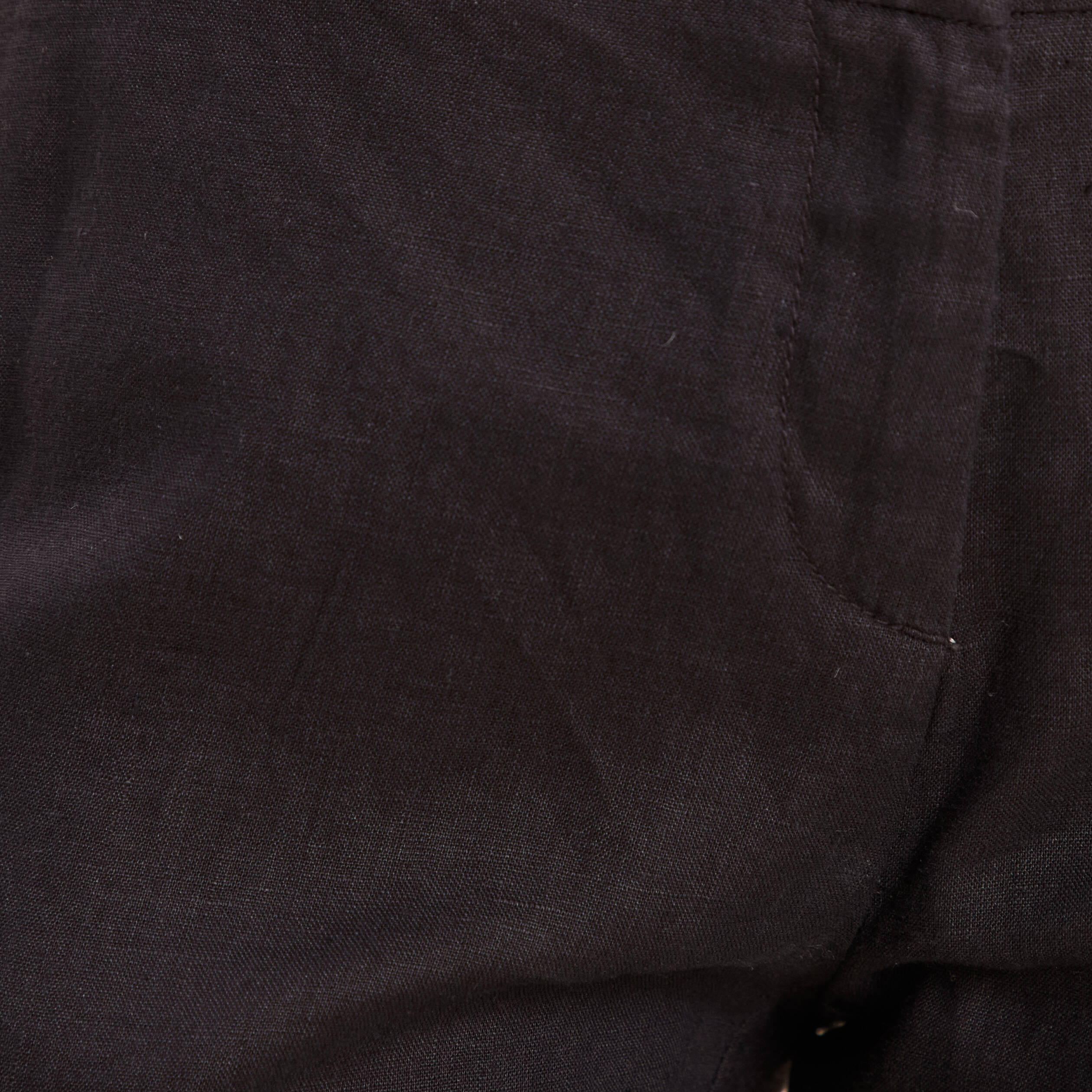 Pantalon coupe chino en lin ceintur&eacute; noir femme