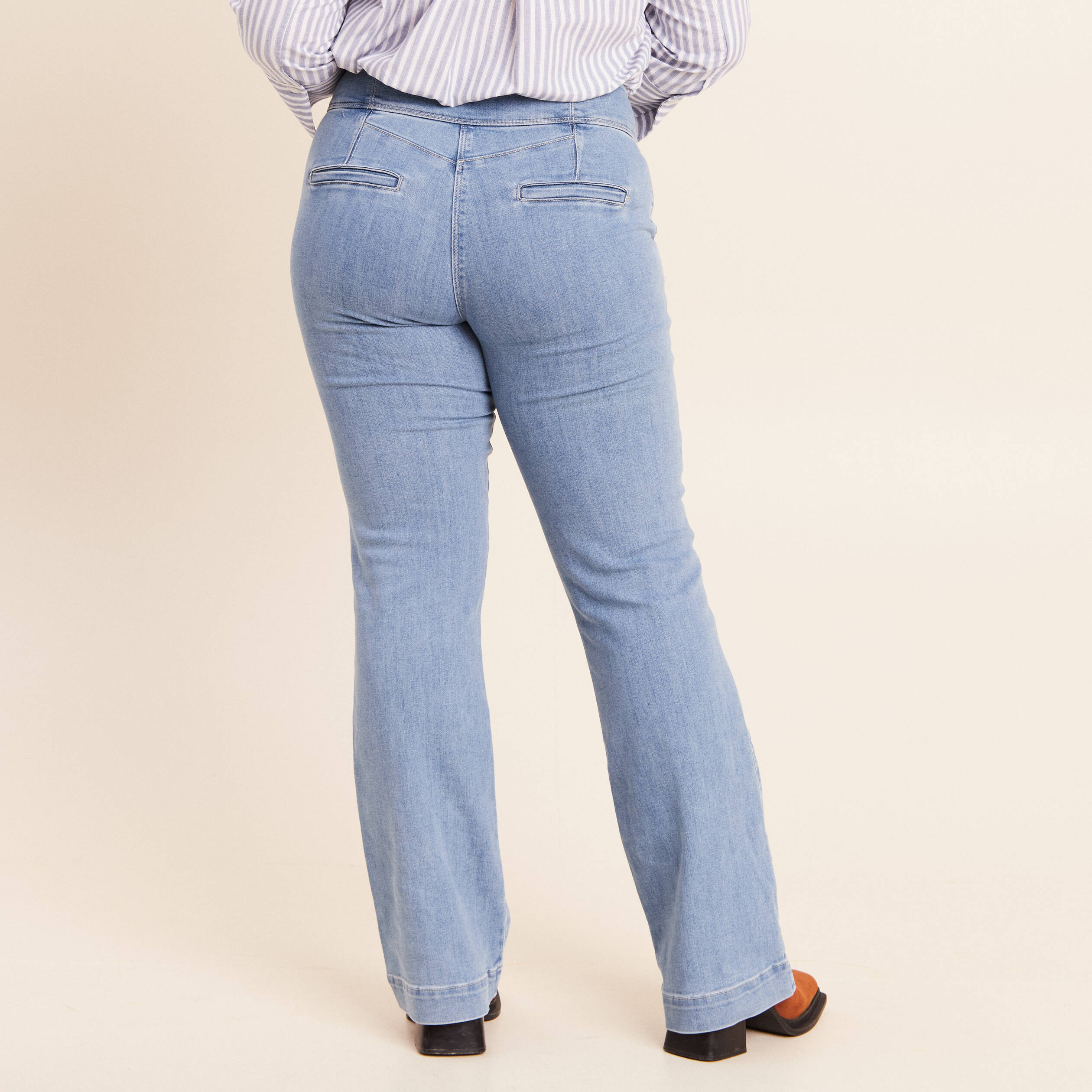 Jean coupe bootcut taille haute denim bleach femme