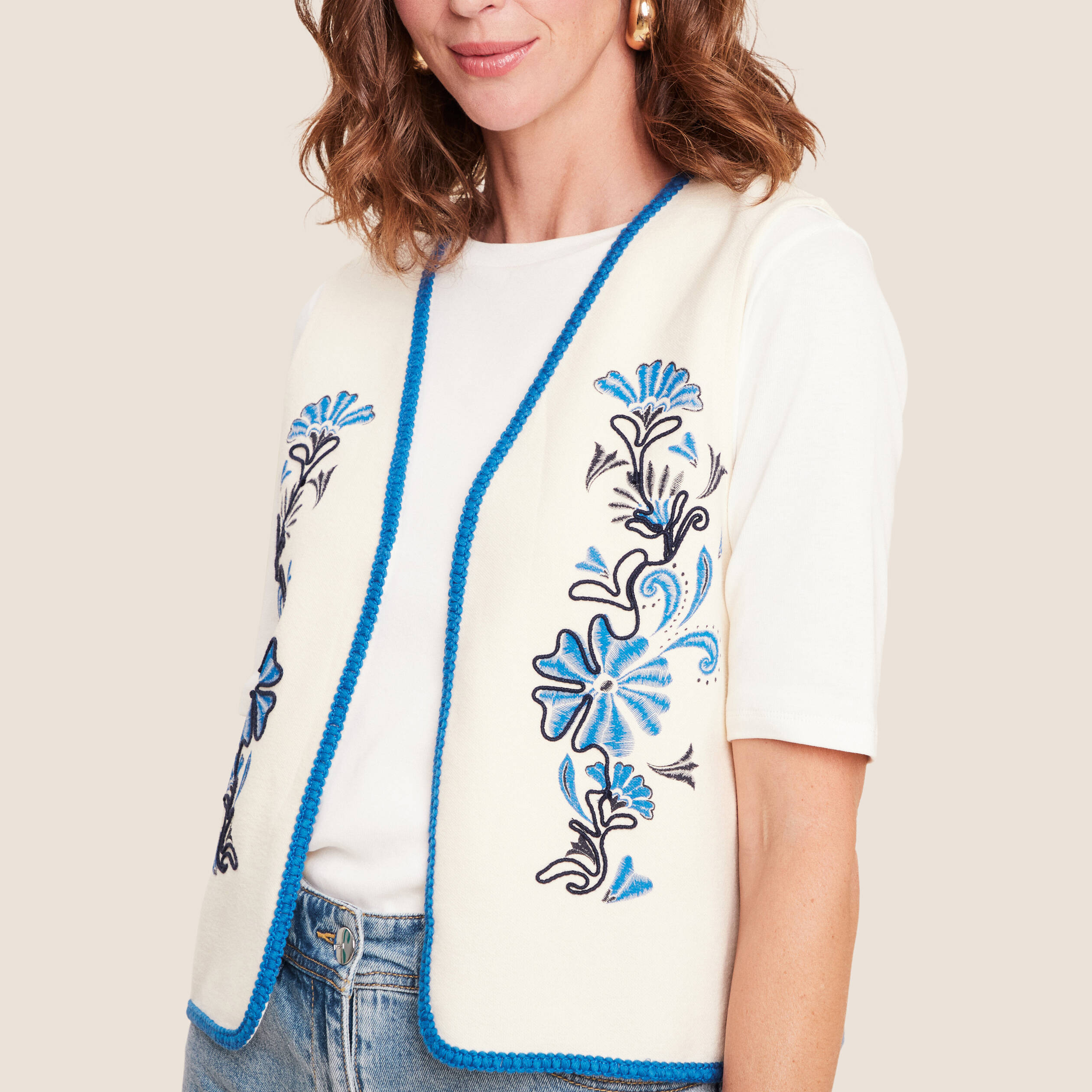 gilet sans manches brode tresse ecru femme Gilet sans manches brodé tressé ecru femme