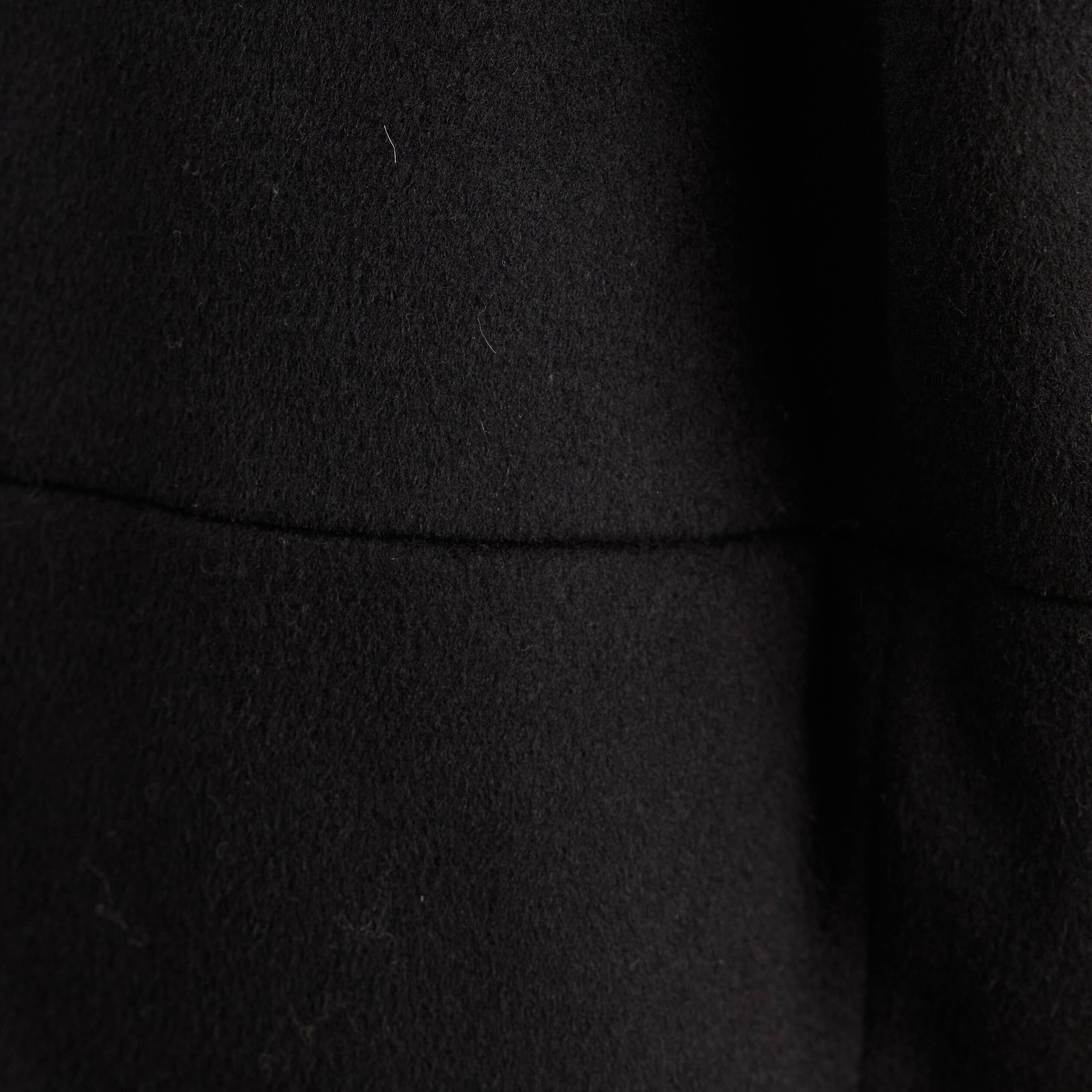 Manteau ample court &agrave; capuche noir femme