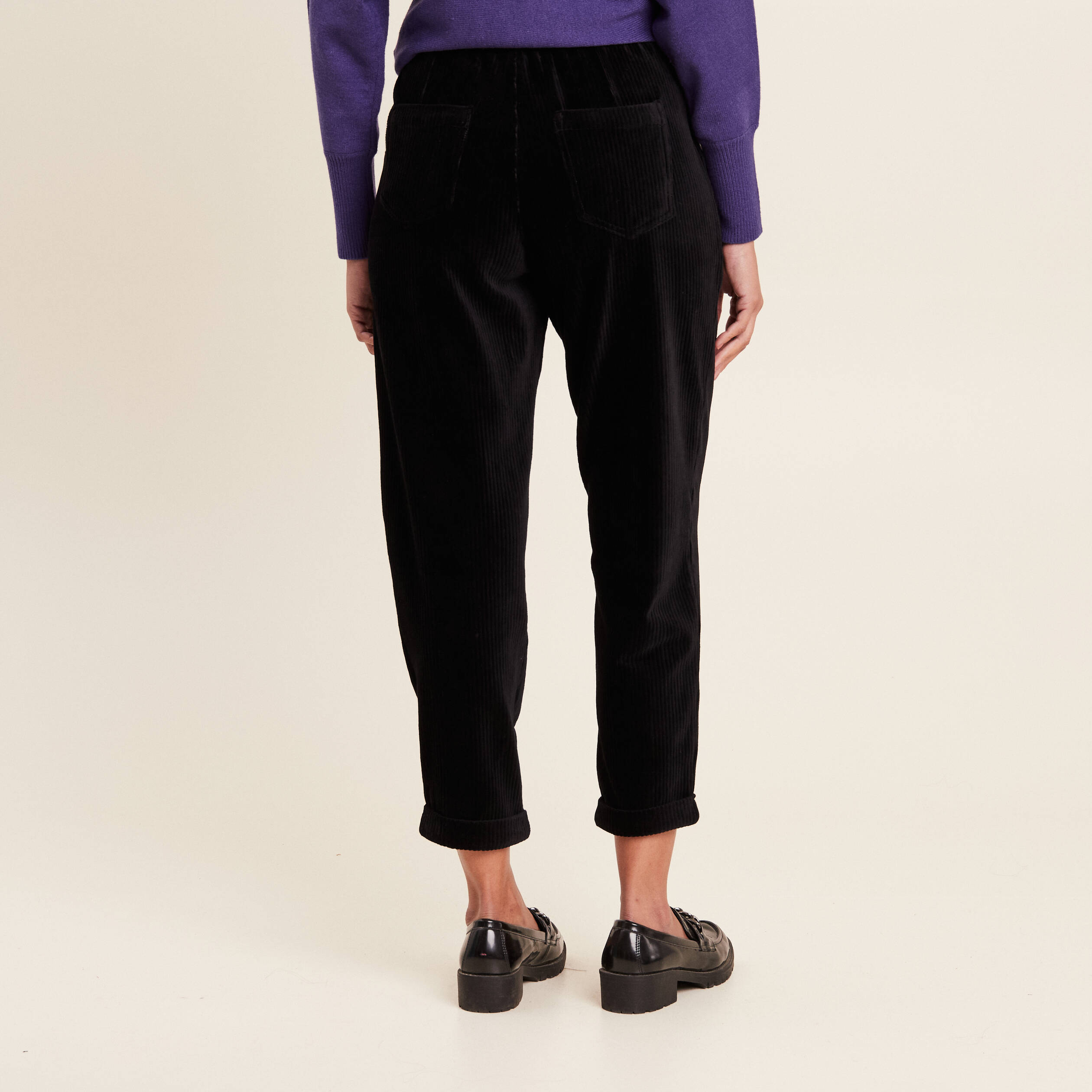 Pantalon coupe mom en velours noir femme