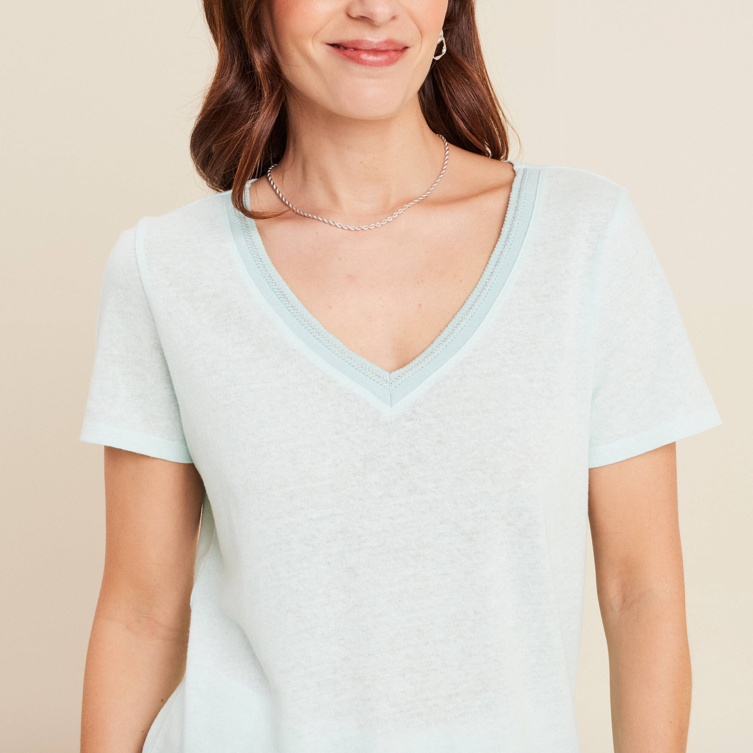 t shirt manches courtes col en v bleu turquoise femme T-shirt manches courtes col en V bleu turquoise femme