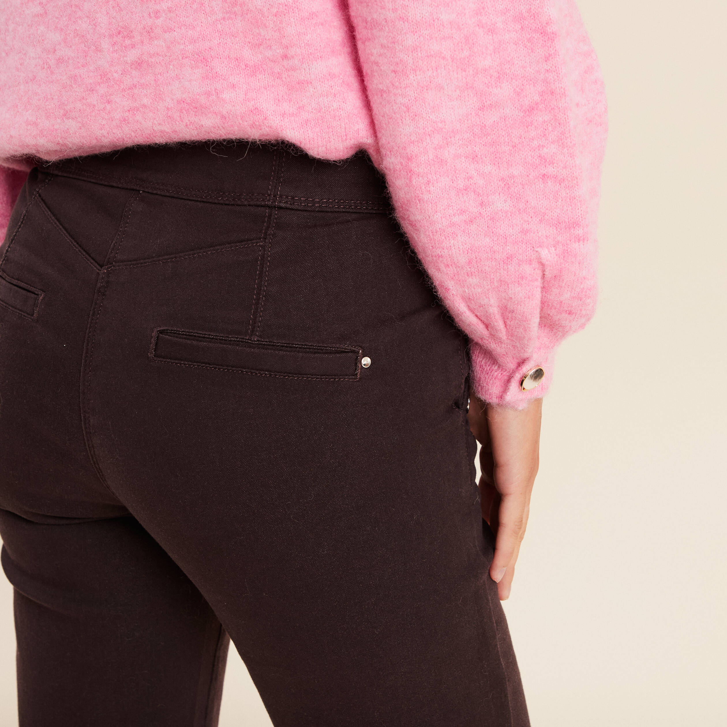 Pantalon coupe bootcut &agrave; pont marron fonc&eacute; femme