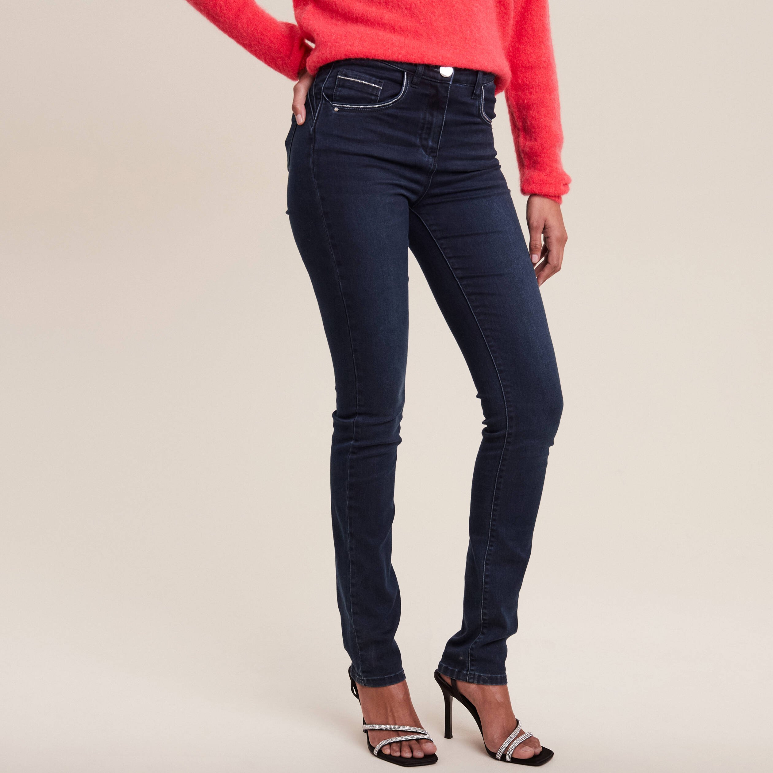 Jean ajusté taille haute denim brut femme