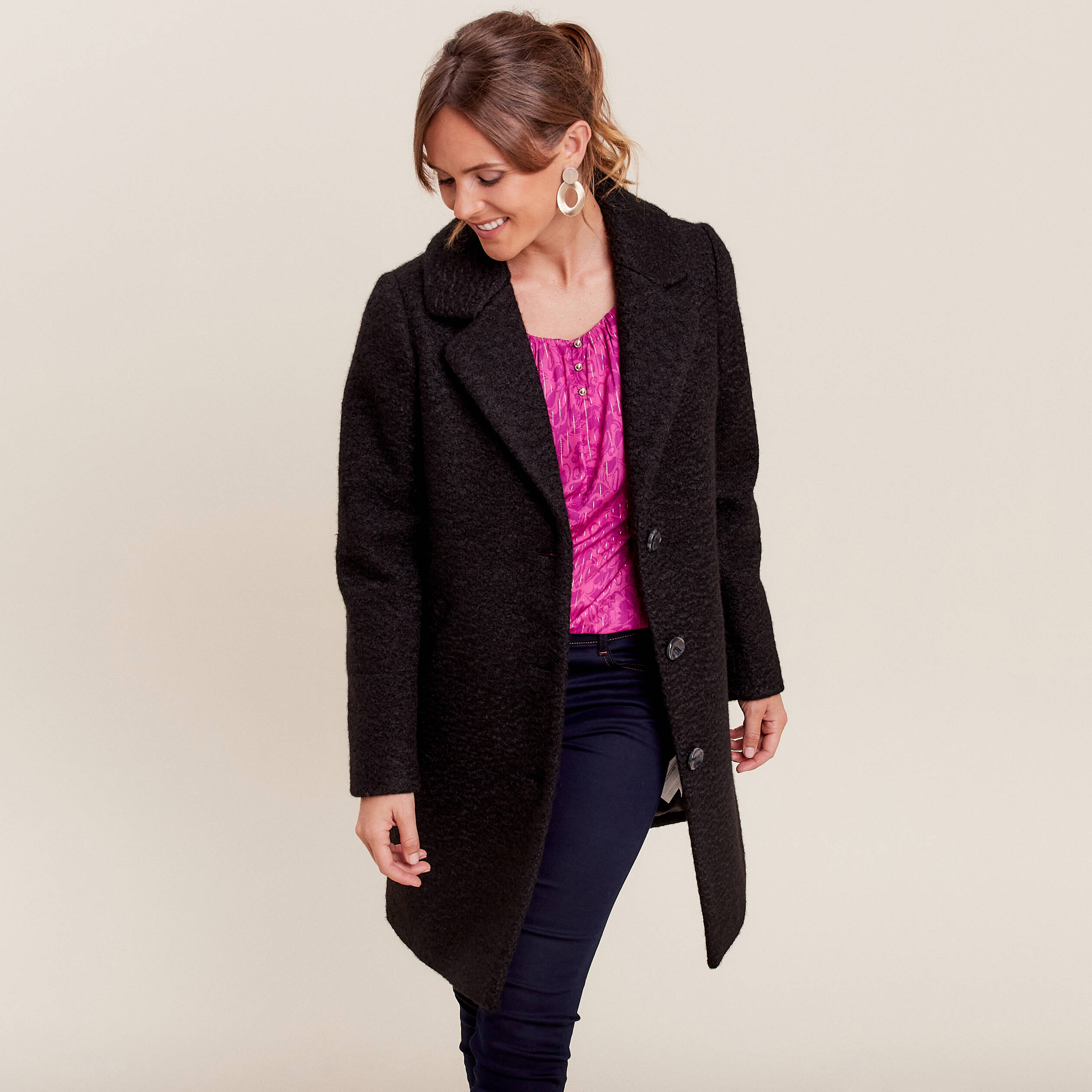 Manteau droit boutonné noir femme