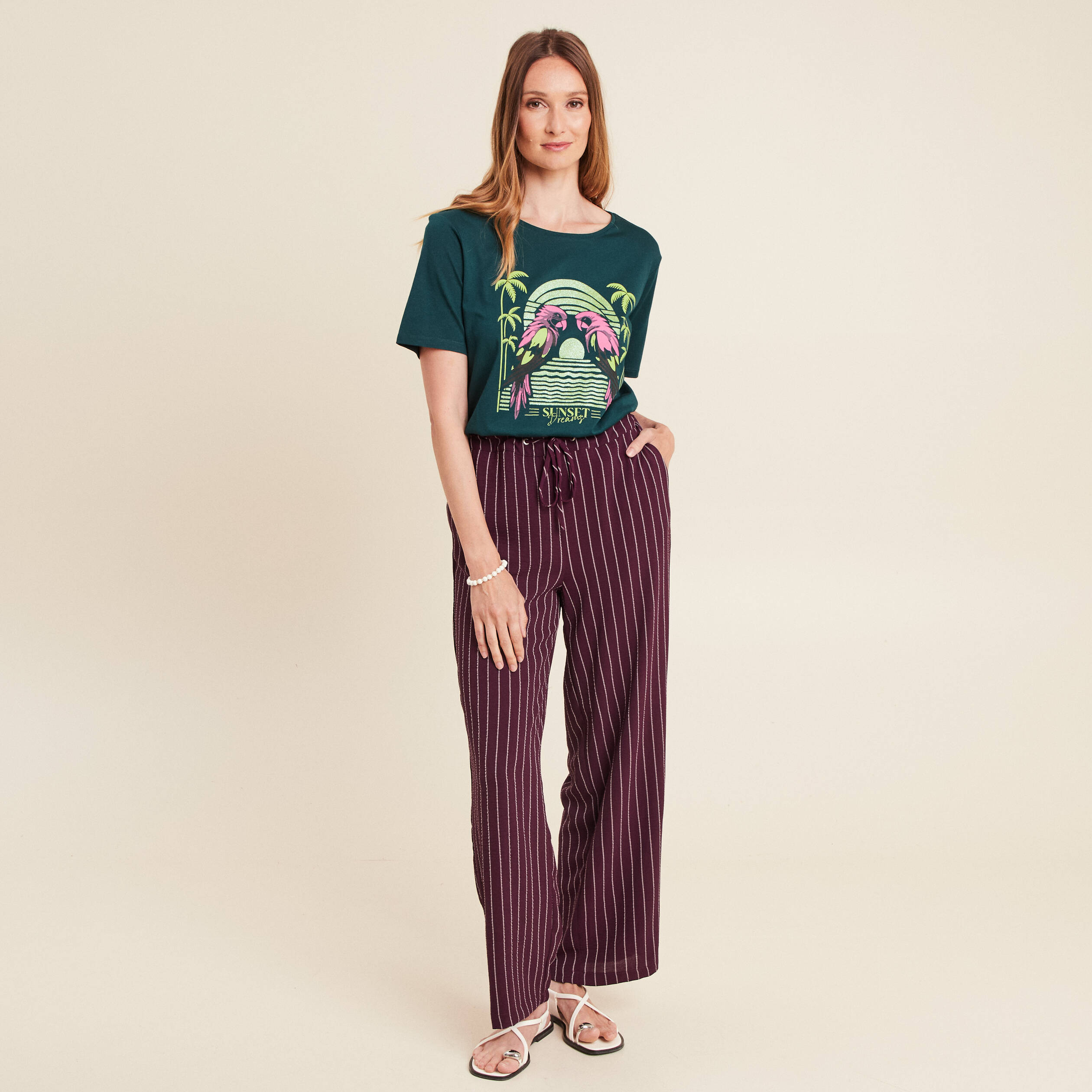 T-shirt droit col rond manches courtes vert foncé femme