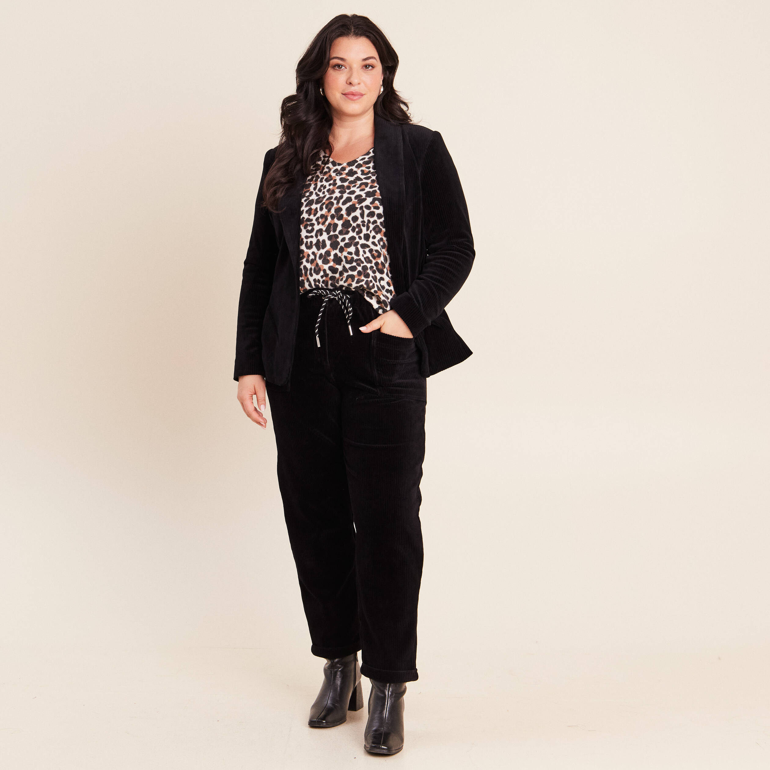 Pantalon coupe mom en velours noir femme