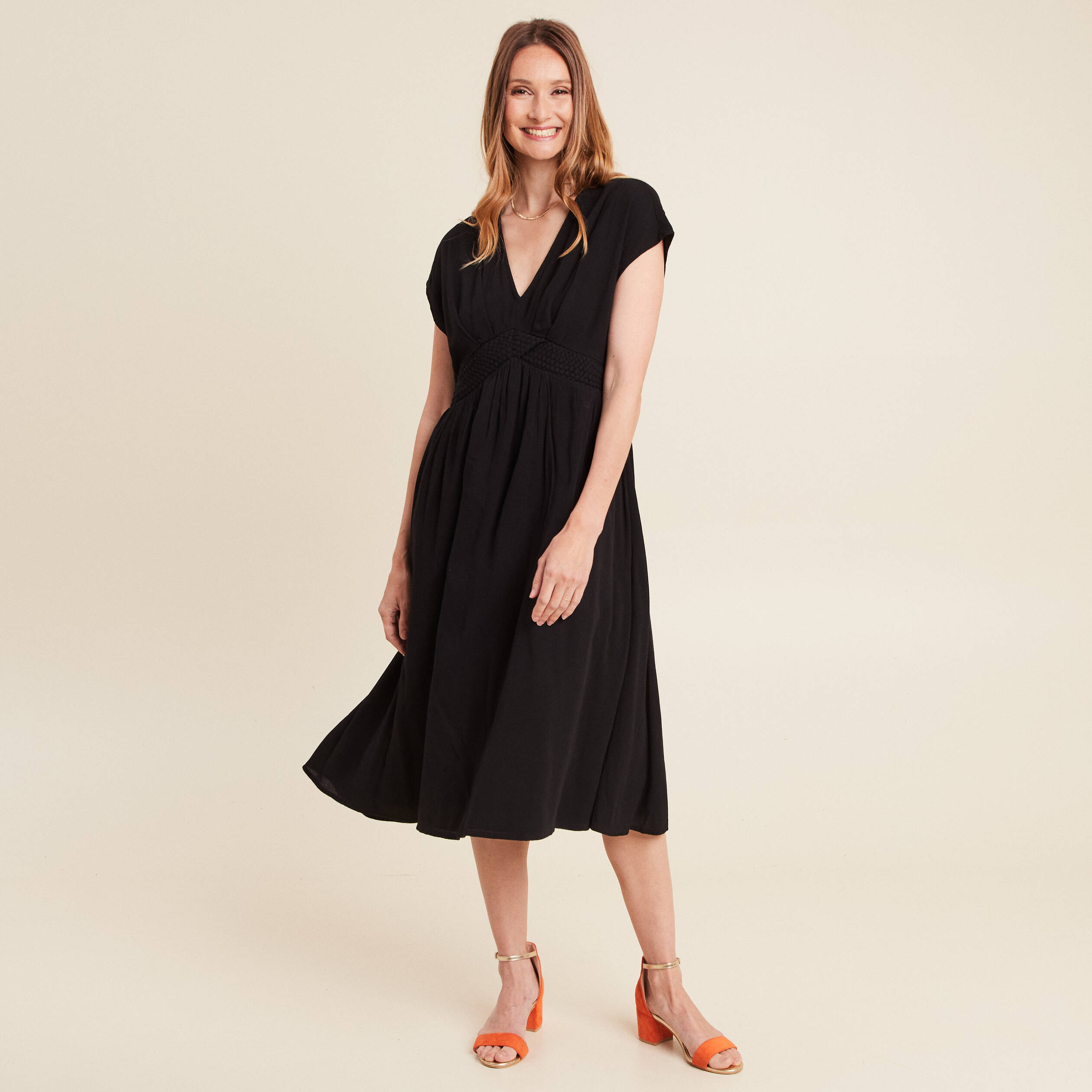 robe evasee courte manches courtes noir femme Robe évasée courte manches courtes noir femme