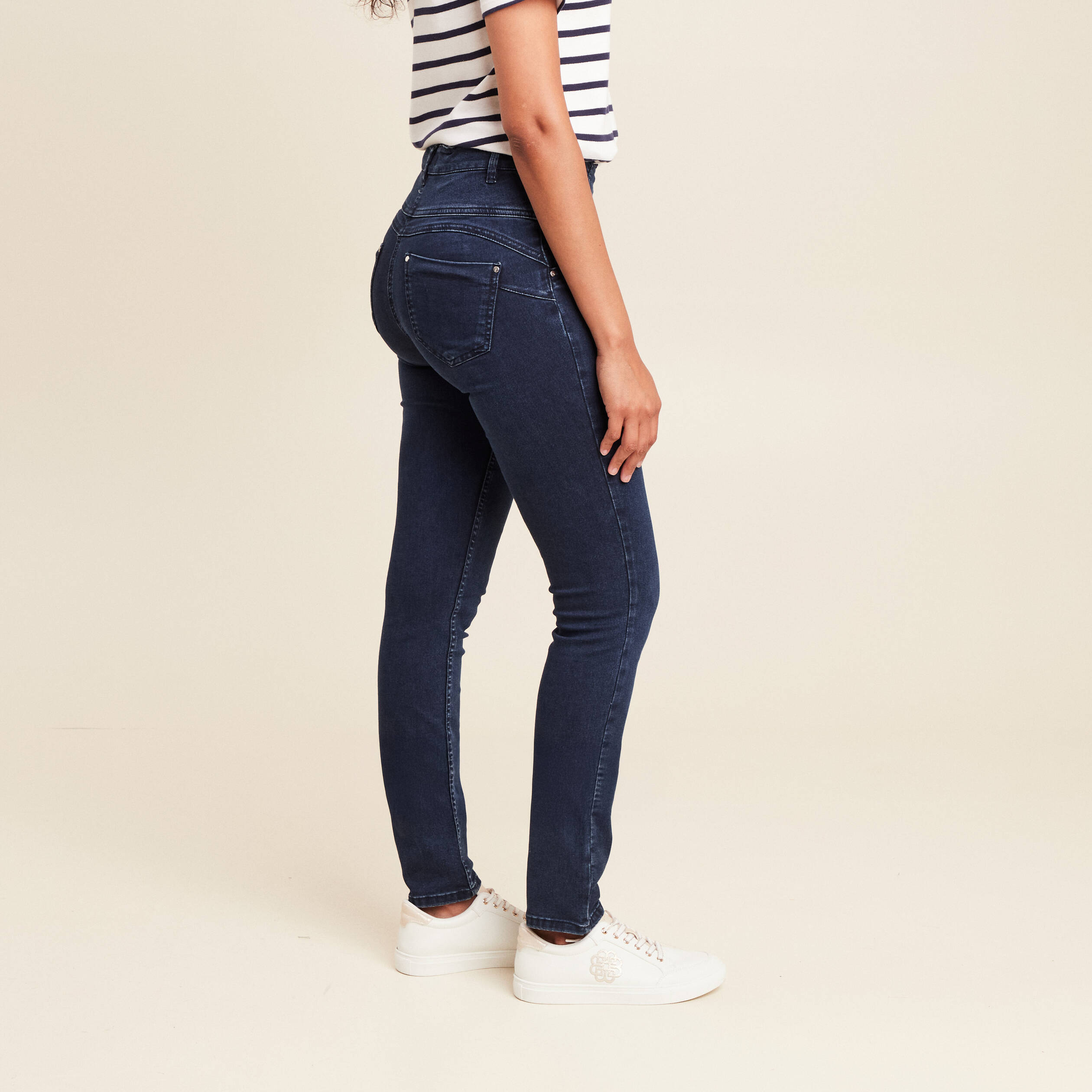 Jean magique Le Gainant coupe ajust&eacute;e denim brut femme