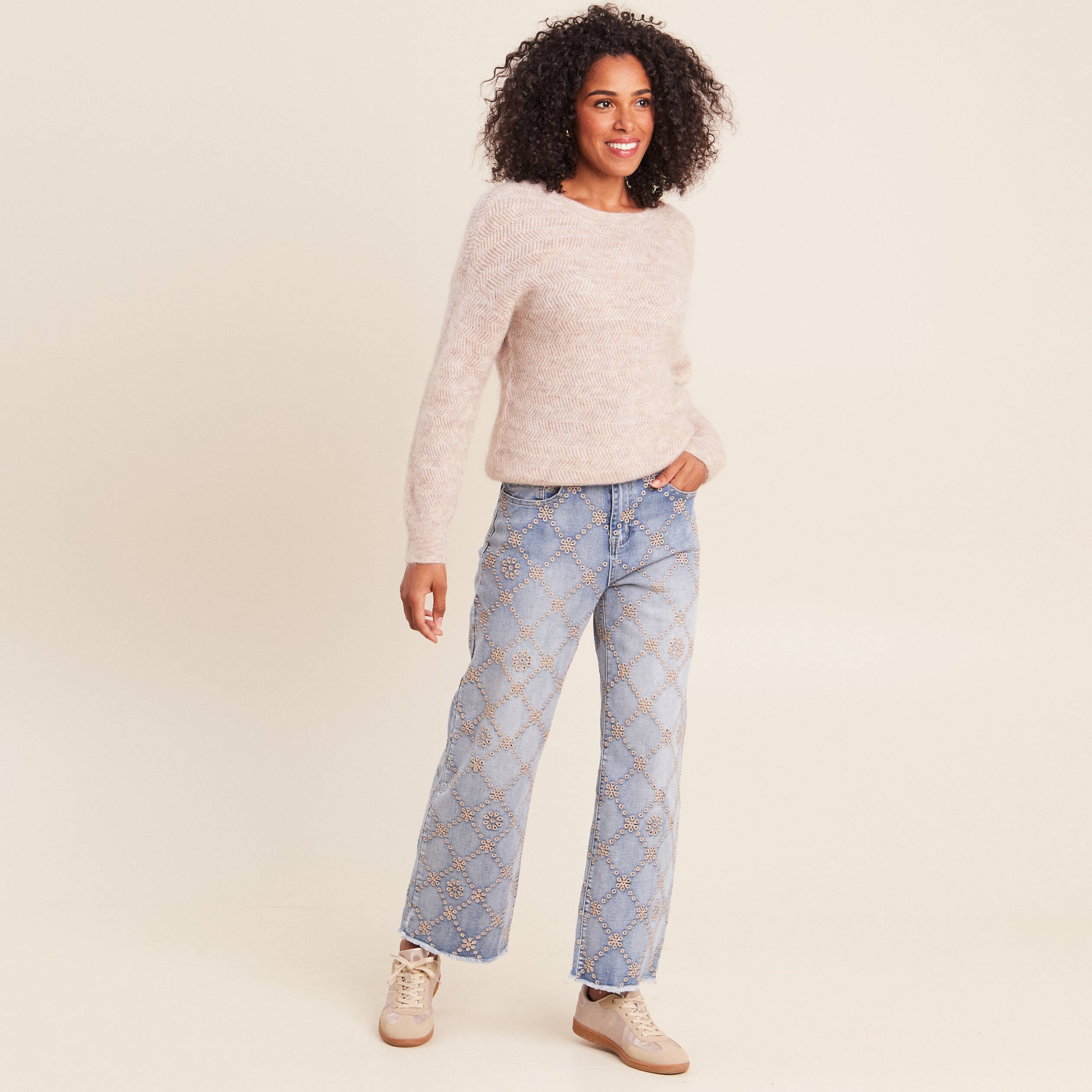 Jean taille haute avec broderie blanc femme