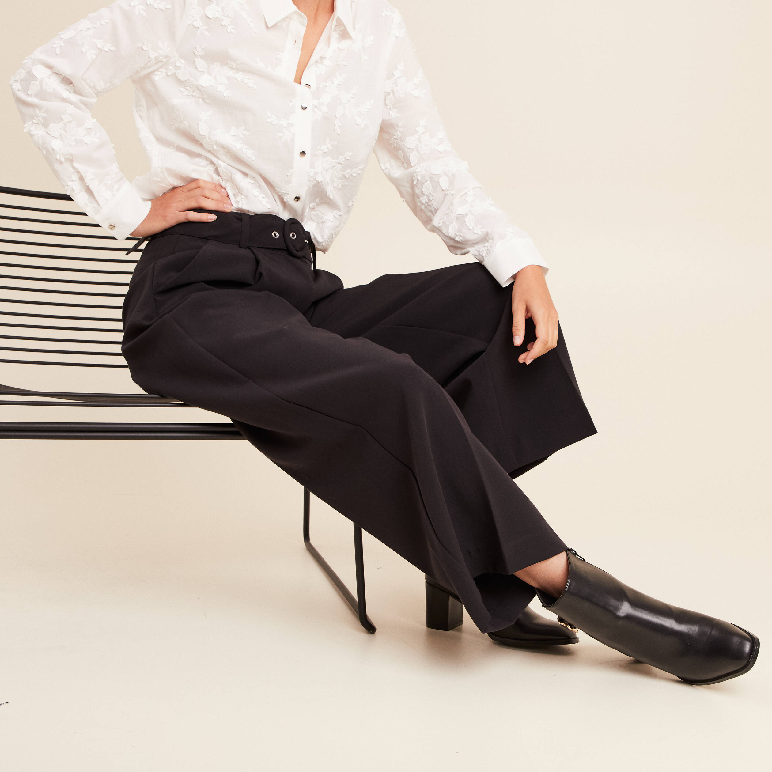 Pantalon droit 7/8&egrave;me taille haute noir femme