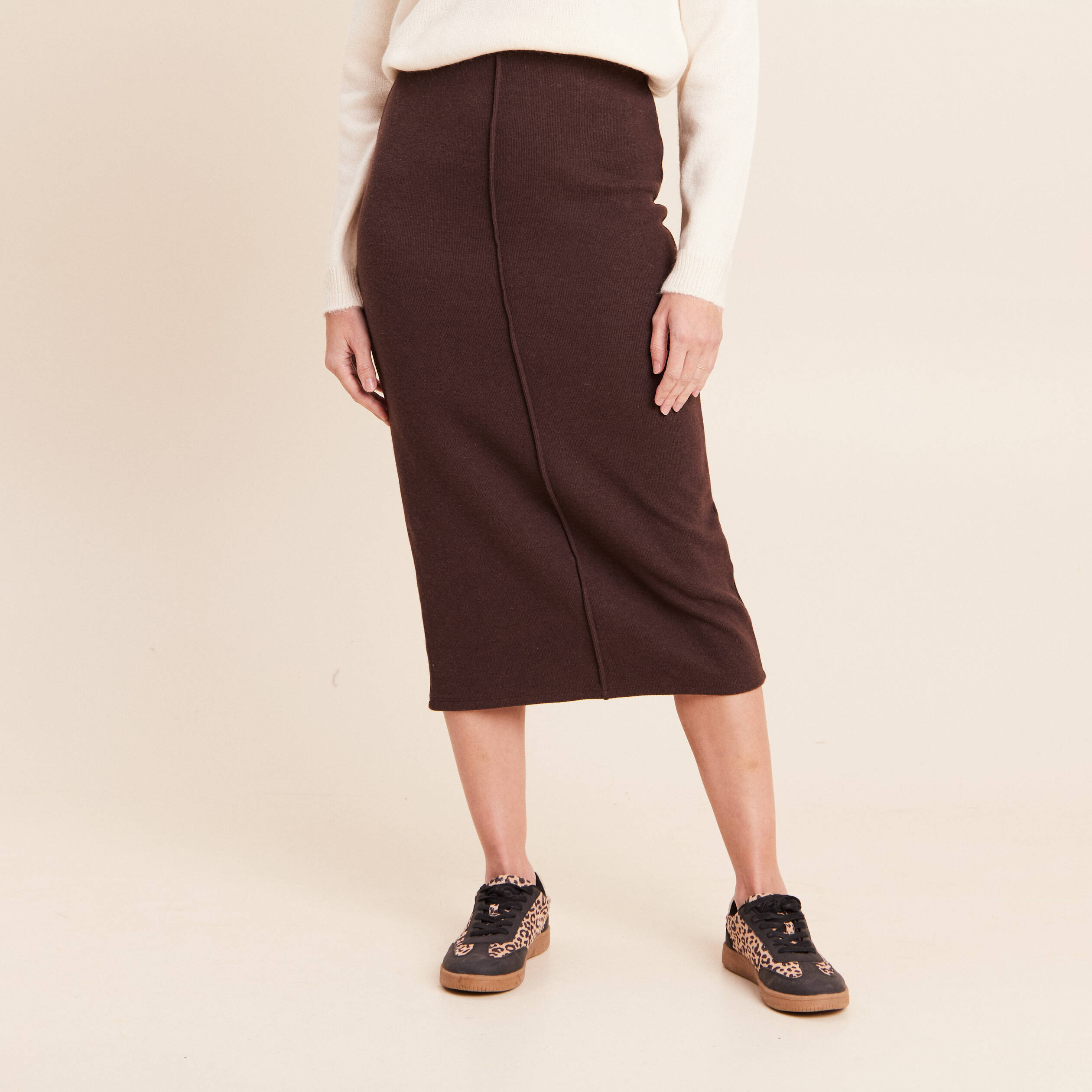 Jupe longue droite en maille marron fonc&eacute; femme