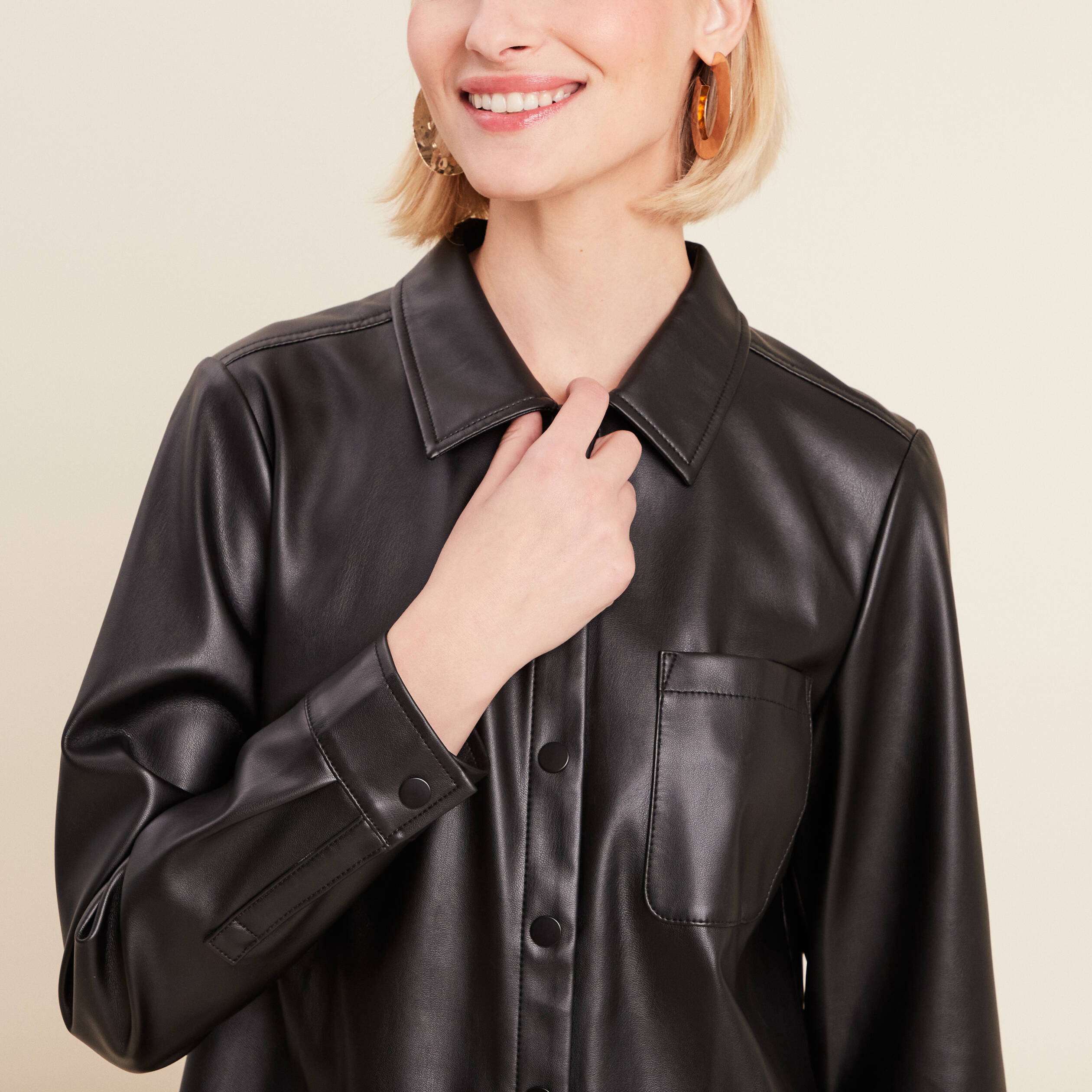 Chemise simili cuir noir femme