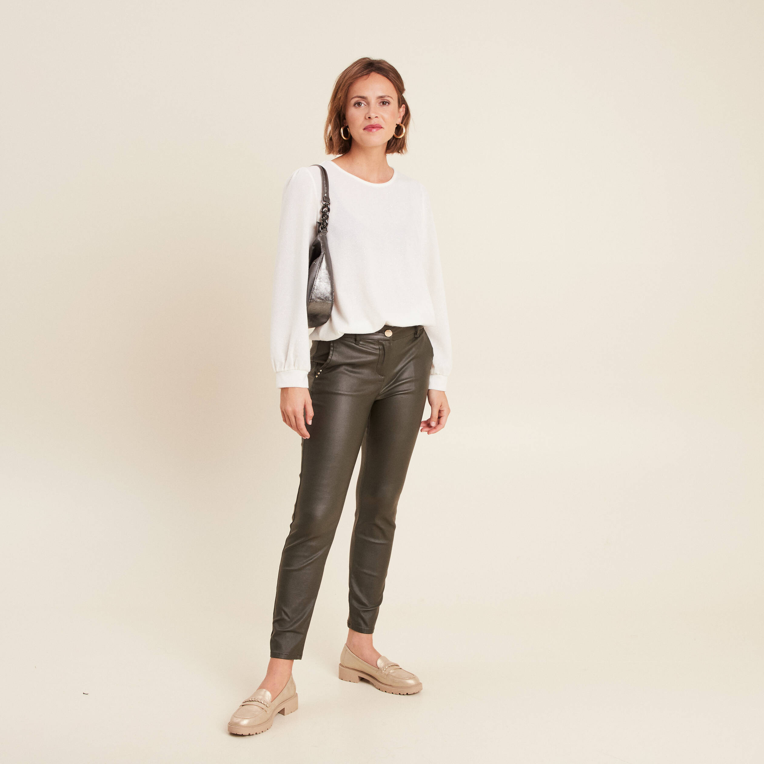 Pantalon ajusté enduit 7/8ème vert kaki femme