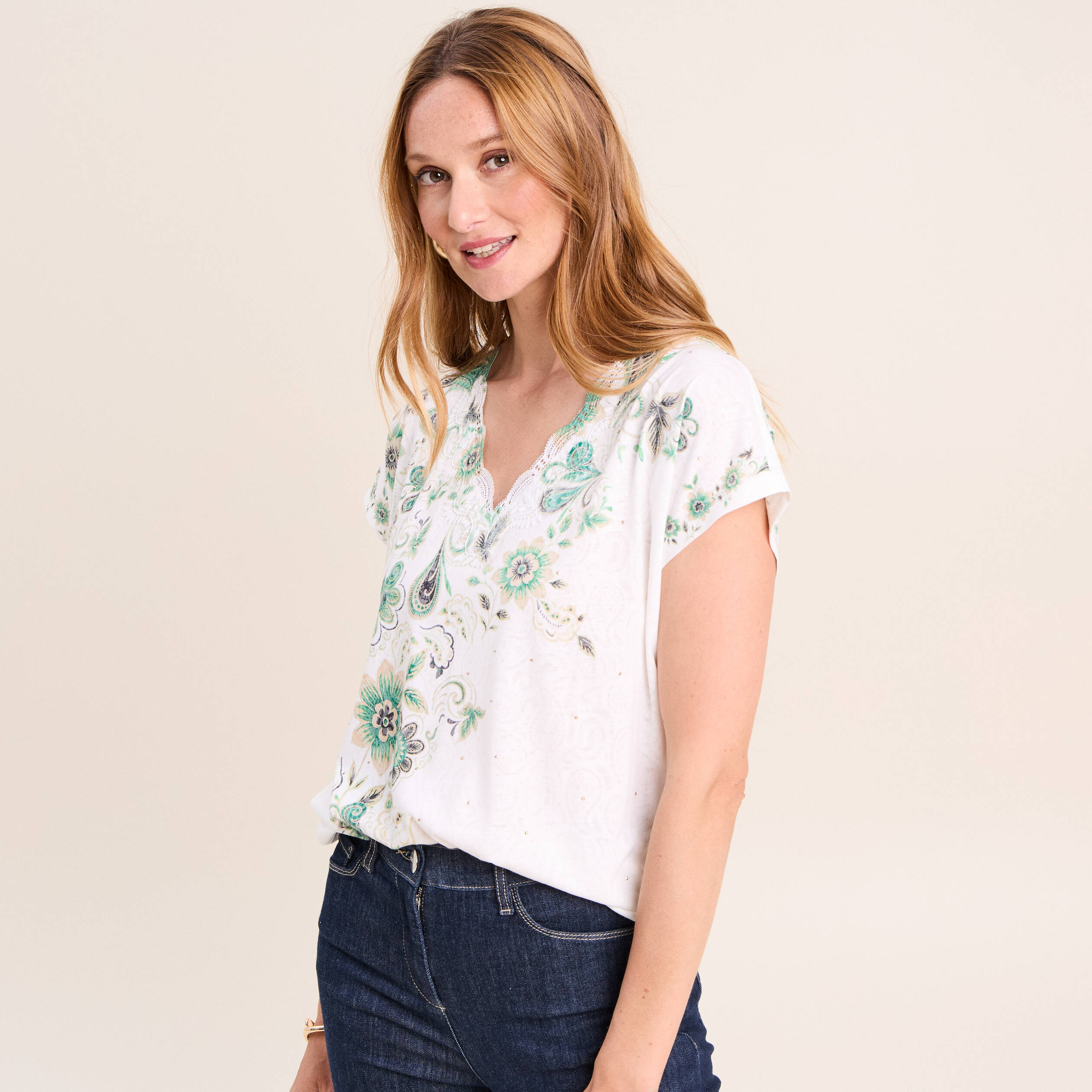 T-shirt col V ecru femme