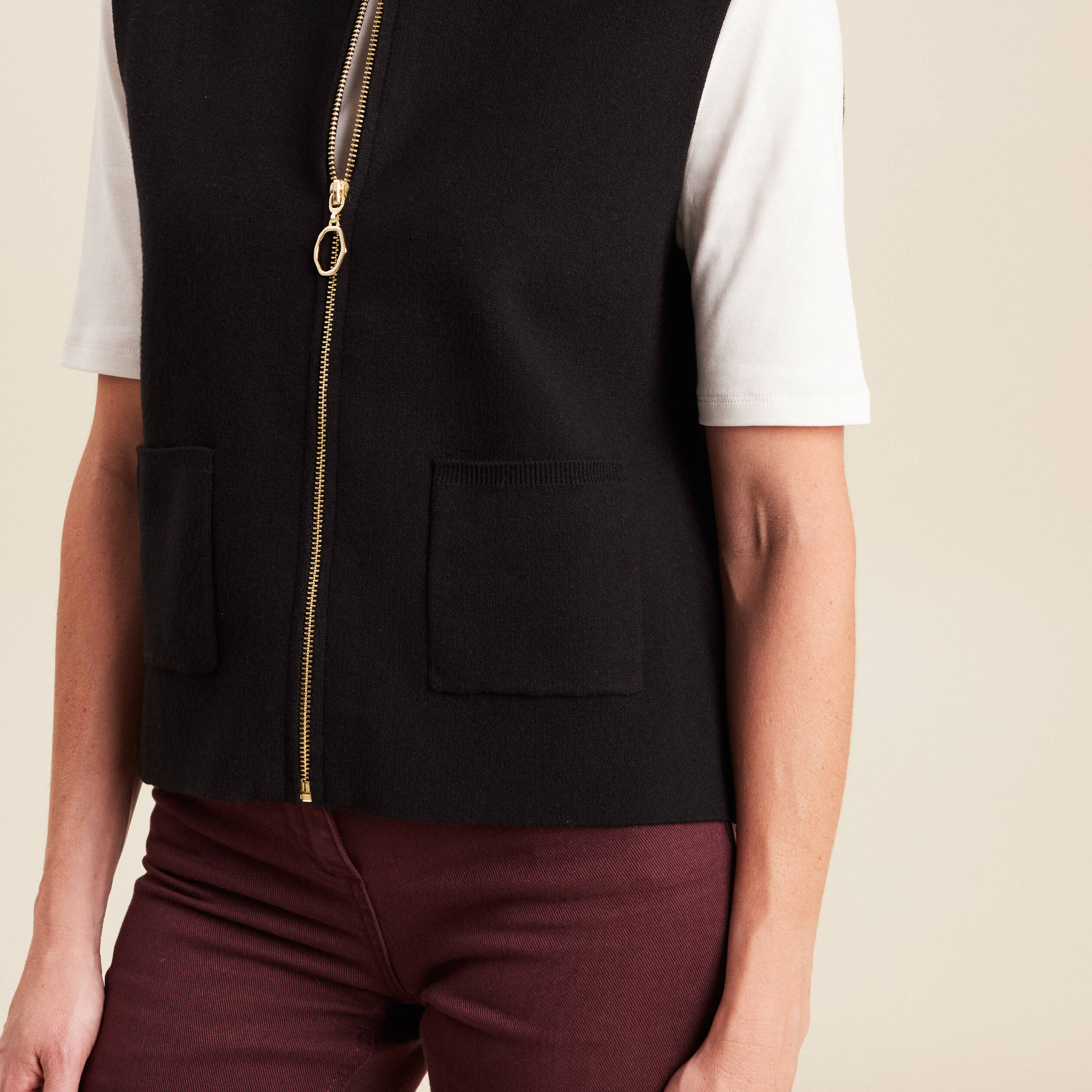 Gilet droit court sans manches noir femme